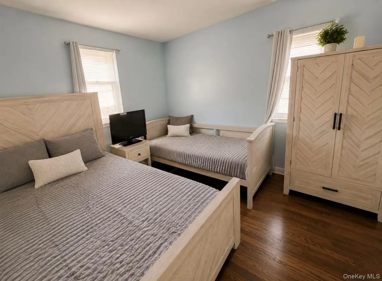 348 Beach 43rd Street, New York, NY, 3 Bedroom Bedrooms, 5 Room Rooms,1 BathroomBathrooms,Residential Lease,For Rent,Beach 43rd,0,1056095 348 Beach 43rd Street, New York, NY, 3 Bedroom Bedrooms, 5 Room Rooms,1 BathroomBathrooms,Residential Lease,For Rent,Beach 43rd,0,1056095