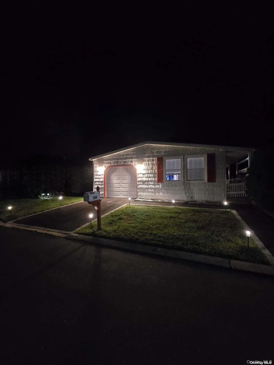124 Village Circle, Brookhaven, NY, 2 Bedrooms Bedrooms, 5 Rooms Rooms,2 BathroomsBathrooms,Residential,For Rent,Village,0,1056096 124 Village Circle, Brookhaven, NY, 2 Bedrooms Bedrooms, 5 Rooms Rooms,2 BathroomsBathrooms,Residential,For Rent,Village,0,1056096