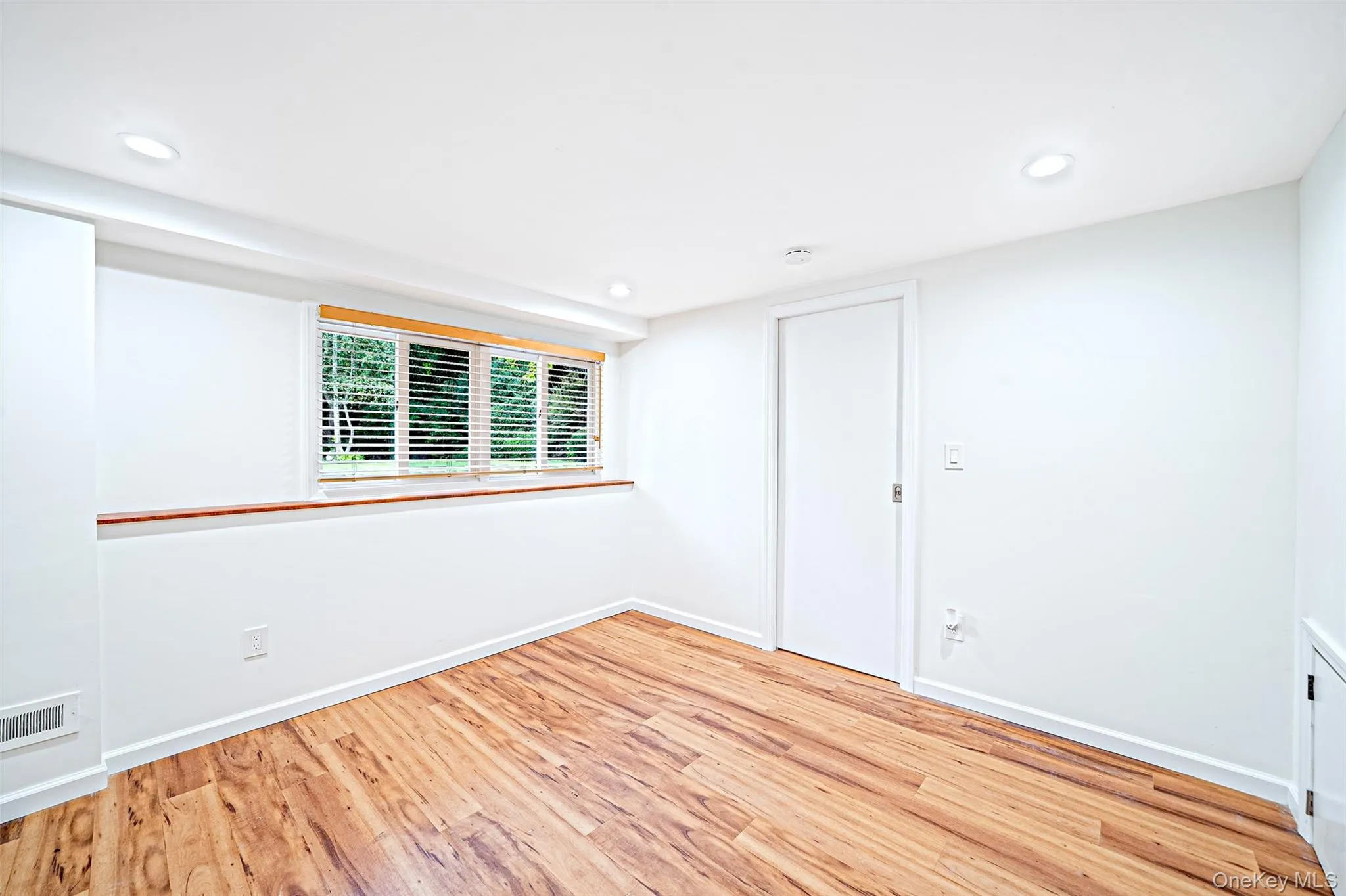 260 24th Street, Babylon, NY, 4 Bedrooms Bedrooms, 8 Rooms Rooms,1 BathroomBathrooms,Residential,For Rent,24th,0,1056101 260 24th Street, Babylon, NY, 4 Bedrooms Bedrooms, 8 Rooms Rooms,1 BathroomBathrooms,Residential,For Rent,24th,0,1056101