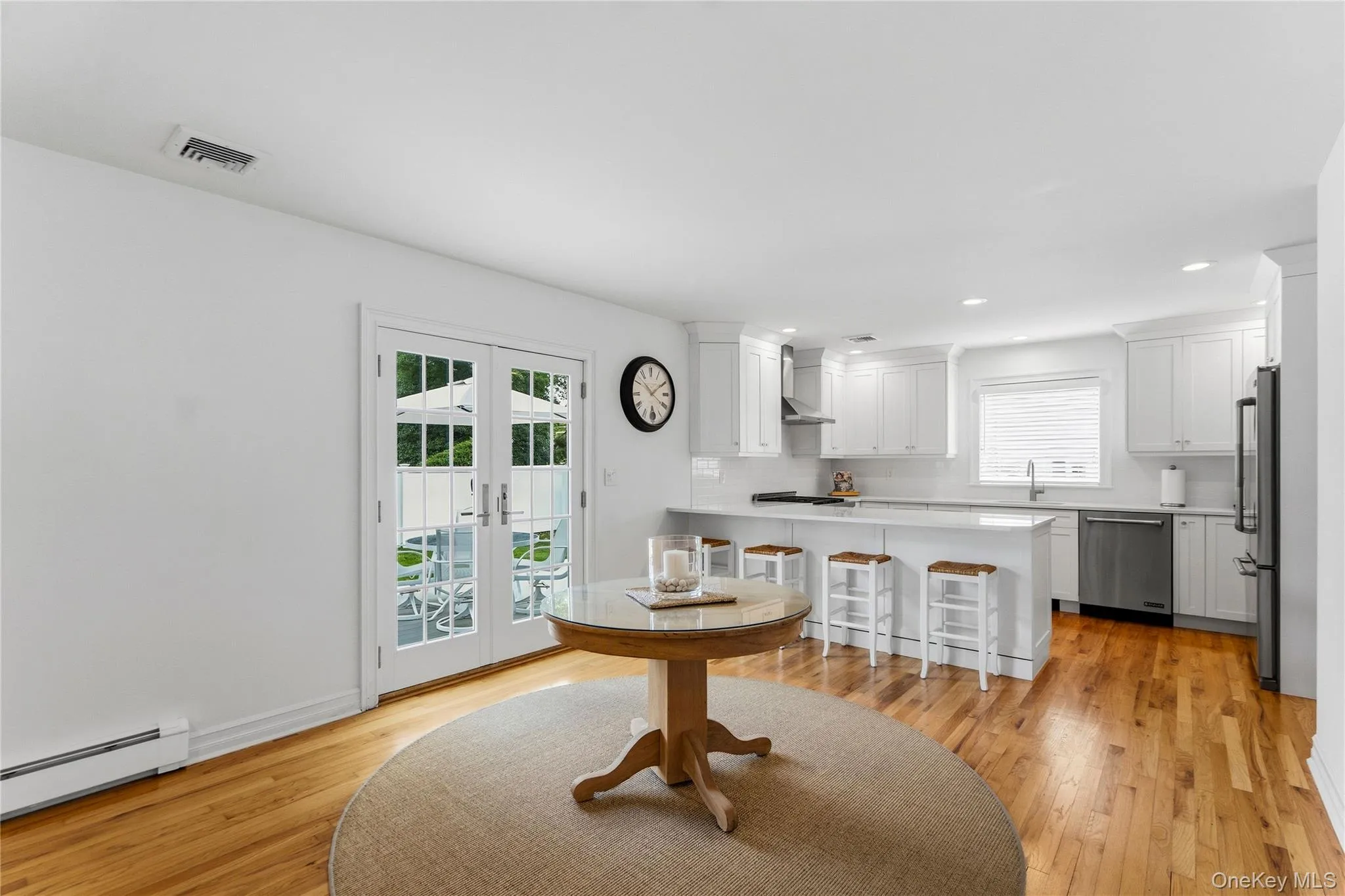 99 Benson Avenue, Islip, NY, 3 Bedrooms Bedrooms, 6 Rooms Rooms,2 BathroomsBathrooms,Residential,For Rent,Benson,0,1056105 99 Benson Avenue, Islip, NY, 3 Bedrooms Bedrooms, 6 Rooms Rooms,2 BathroomsBathrooms,Residential,For Rent,Benson,0,1056105