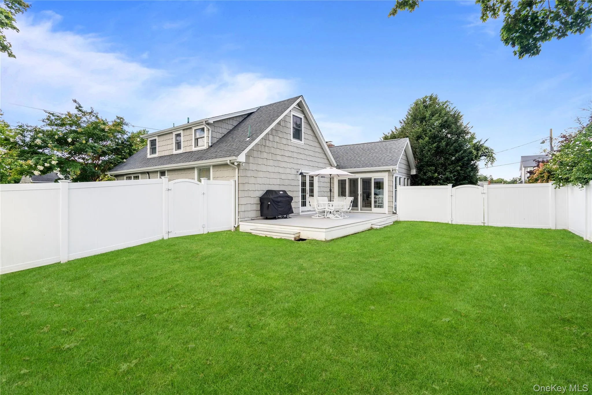 99 Benson Avenue, Islip, NY, 3 Bedrooms Bedrooms, 6 Rooms Rooms,2 BathroomsBathrooms,Residential,For Rent,Benson,0,1056105 99 Benson Avenue, Islip, NY, 3 Bedrooms Bedrooms, 6 Rooms Rooms,2 BathroomsBathrooms,Residential,For Rent,Benson,0,1056105