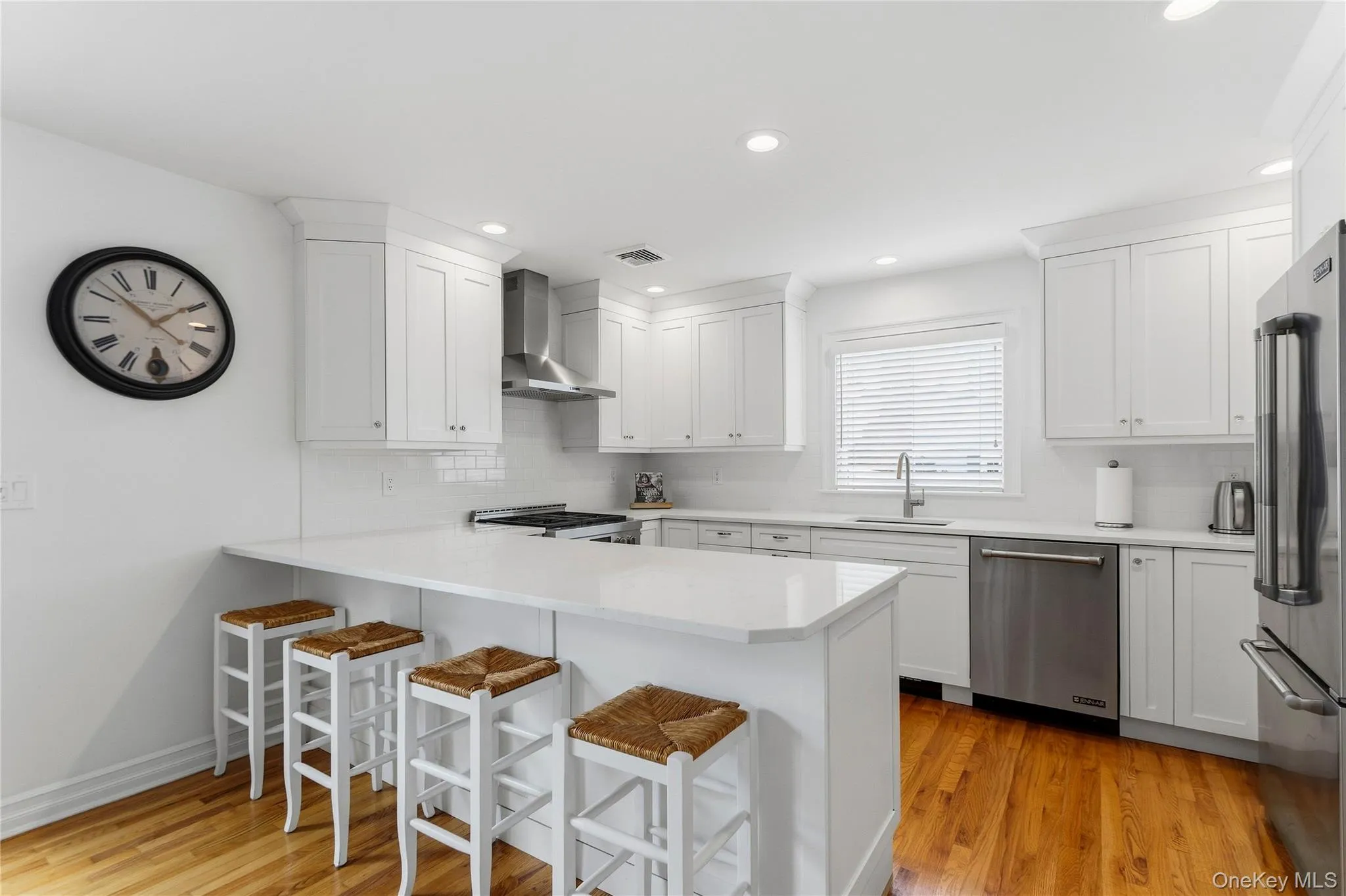 99 Benson Avenue, Islip, NY, 3 Bedrooms Bedrooms, 6 Rooms Rooms,2 BathroomsBathrooms,Residential,For Rent,Benson,0,1056105 99 Benson Avenue, Islip, NY, 3 Bedrooms Bedrooms, 6 Rooms Rooms,2 BathroomsBathrooms,Residential,For Rent,Benson,0,1056105