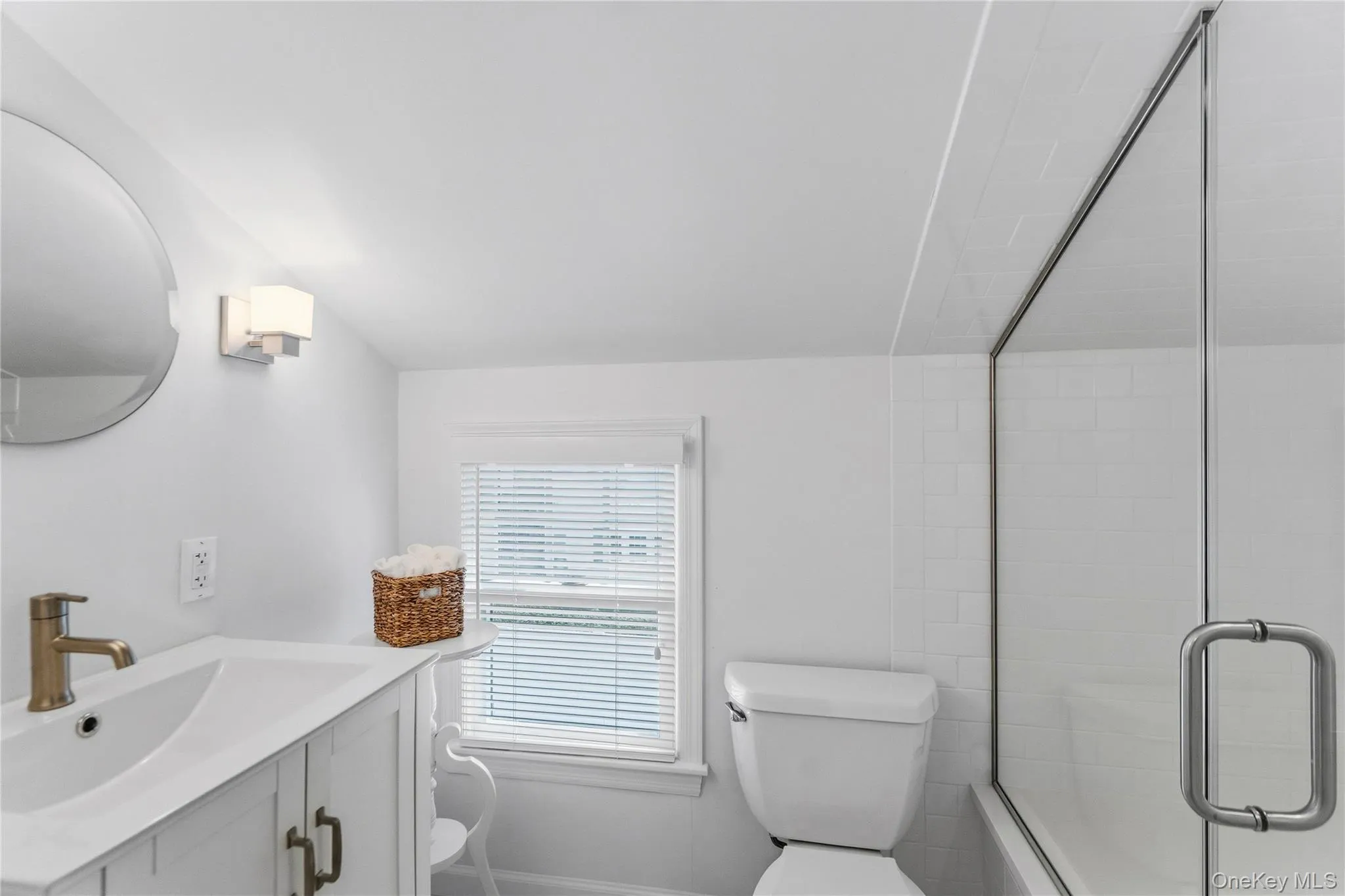 99 Benson Avenue, Islip, NY, 3 Bedrooms Bedrooms, 6 Rooms Rooms,2 BathroomsBathrooms,Residential,For Rent,Benson,0,1056105 99 Benson Avenue, Islip, NY, 3 Bedrooms Bedrooms, 6 Rooms Rooms,2 BathroomsBathrooms,Residential,For Rent,Benson,0,1056105