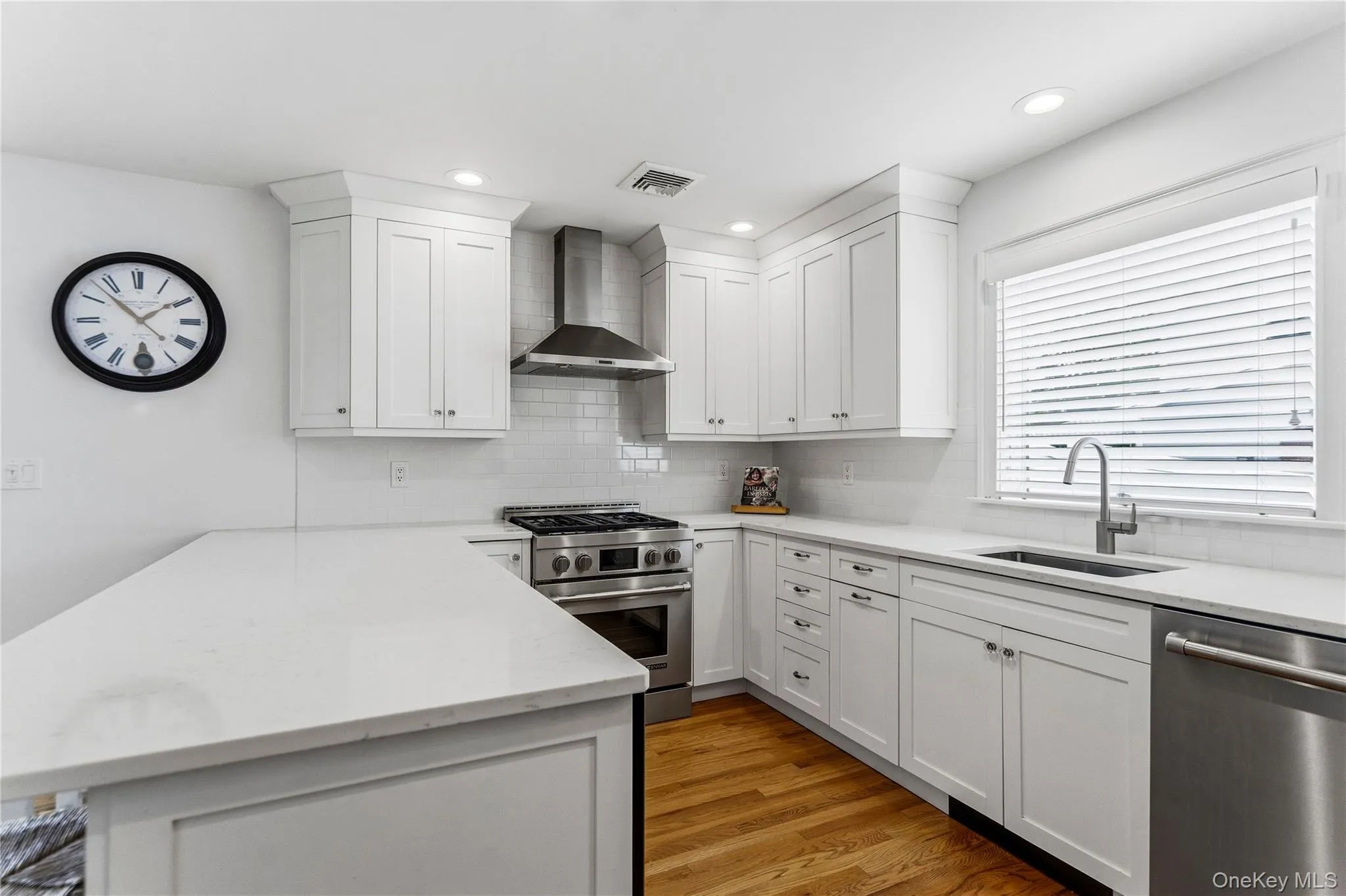 99 Benson Avenue, Islip, NY, 3 Bedrooms Bedrooms, 6 Rooms Rooms,2 BathroomsBathrooms,Residential,For Rent,Benson,0,1056105 99 Benson Avenue, Islip, NY, 3 Bedrooms Bedrooms, 6 Rooms Rooms,2 BathroomsBathrooms,Residential,For Rent,Benson,0,1056105