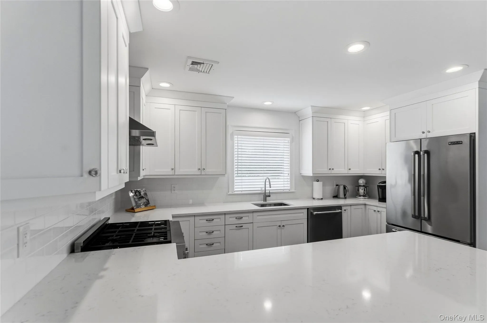 99 Benson Avenue, Islip, NY, 3 Bedrooms Bedrooms, 6 Rooms Rooms,2 BathroomsBathrooms,Residential,For Rent,Benson,0,1056105 99 Benson Avenue, Islip, NY, 3 Bedrooms Bedrooms, 6 Rooms Rooms,2 BathroomsBathrooms,Residential,For Rent,Benson,0,1056105