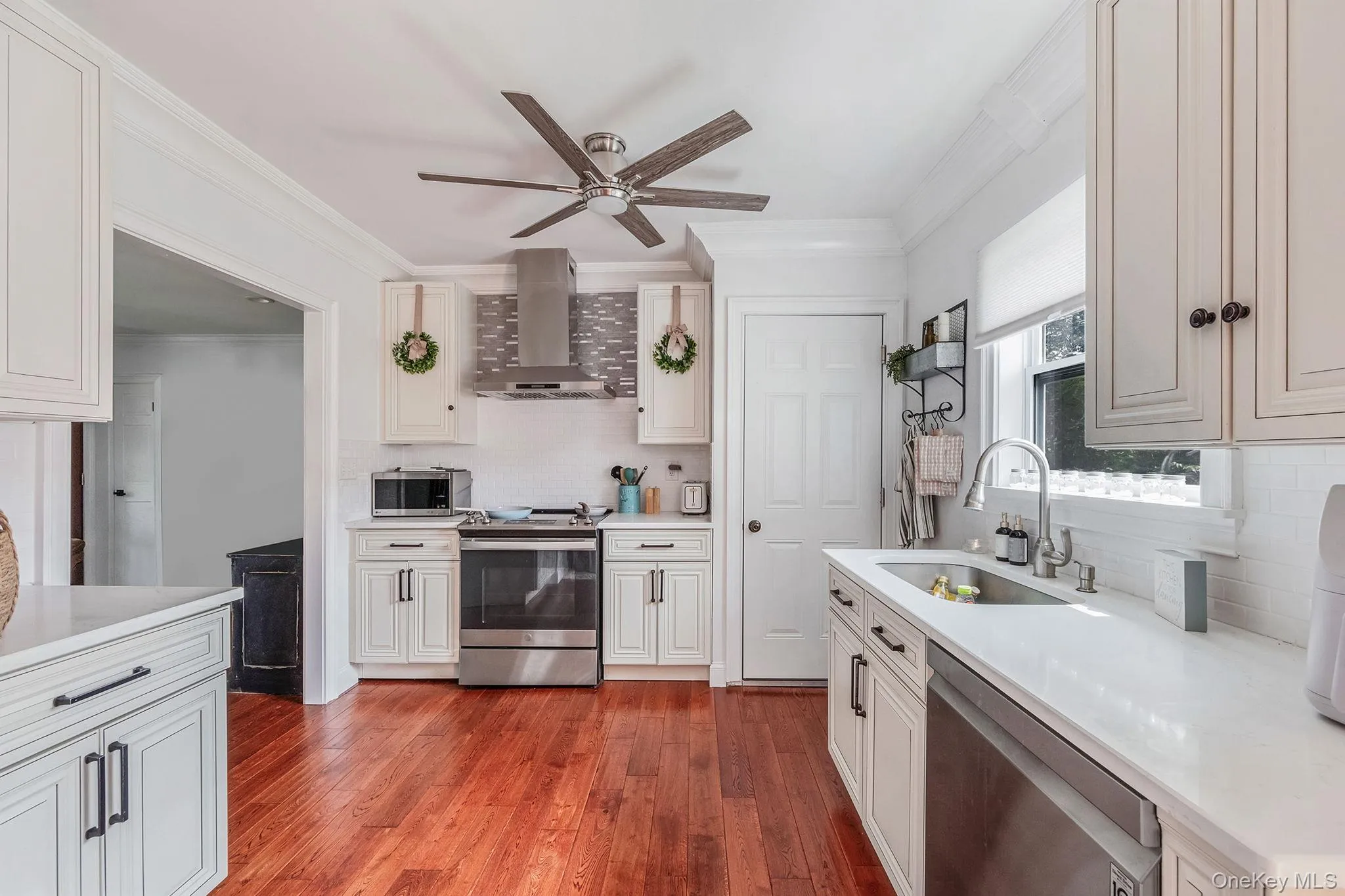 127 Clinton Avenue, Brookhaven, NY, 3 Bedrooms Bedrooms, 6 Rooms Rooms,2 BathroomsBathrooms,Residential,For Rent,Clinton,0,1056114 127 Clinton Avenue, Brookhaven, NY, 3 Bedrooms Bedrooms, 6 Rooms Rooms,2 BathroomsBathrooms,Residential,For Rent,Clinton,0,1056114