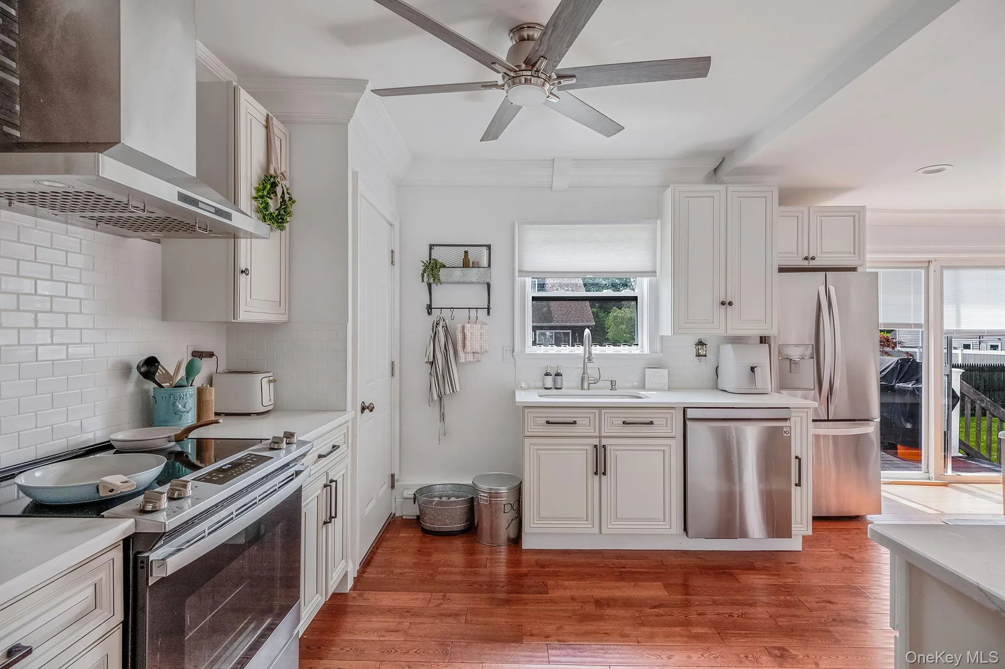 127 Clinton Avenue, Brookhaven, NY, 3 Bedrooms Bedrooms, 6 Rooms Rooms,2 BathroomsBathrooms,Residential,For Rent,Clinton,0,1056114 127 Clinton Avenue, Brookhaven, NY, 3 Bedrooms Bedrooms, 6 Rooms Rooms,2 BathroomsBathrooms,Residential,For Rent,Clinton,0,1056114