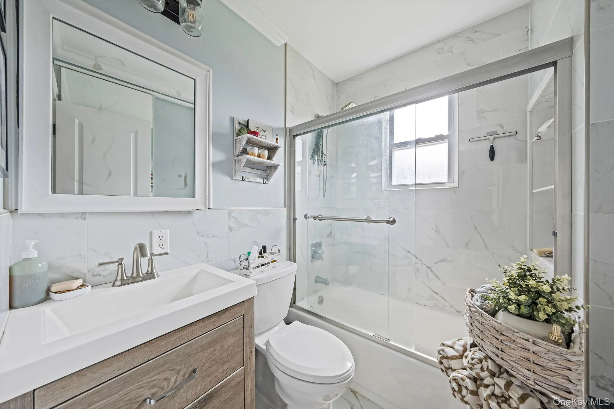 127 Clinton Avenue, Brookhaven, NY, 3 Bedrooms Bedrooms, 6 Rooms Rooms,2 BathroomsBathrooms,Residential,For Rent,Clinton,0,1056114 127 Clinton Avenue, Brookhaven, NY, 3 Bedrooms Bedrooms, 6 Rooms Rooms,2 BathroomsBathrooms,Residential,For Rent,Clinton,0,1056114
