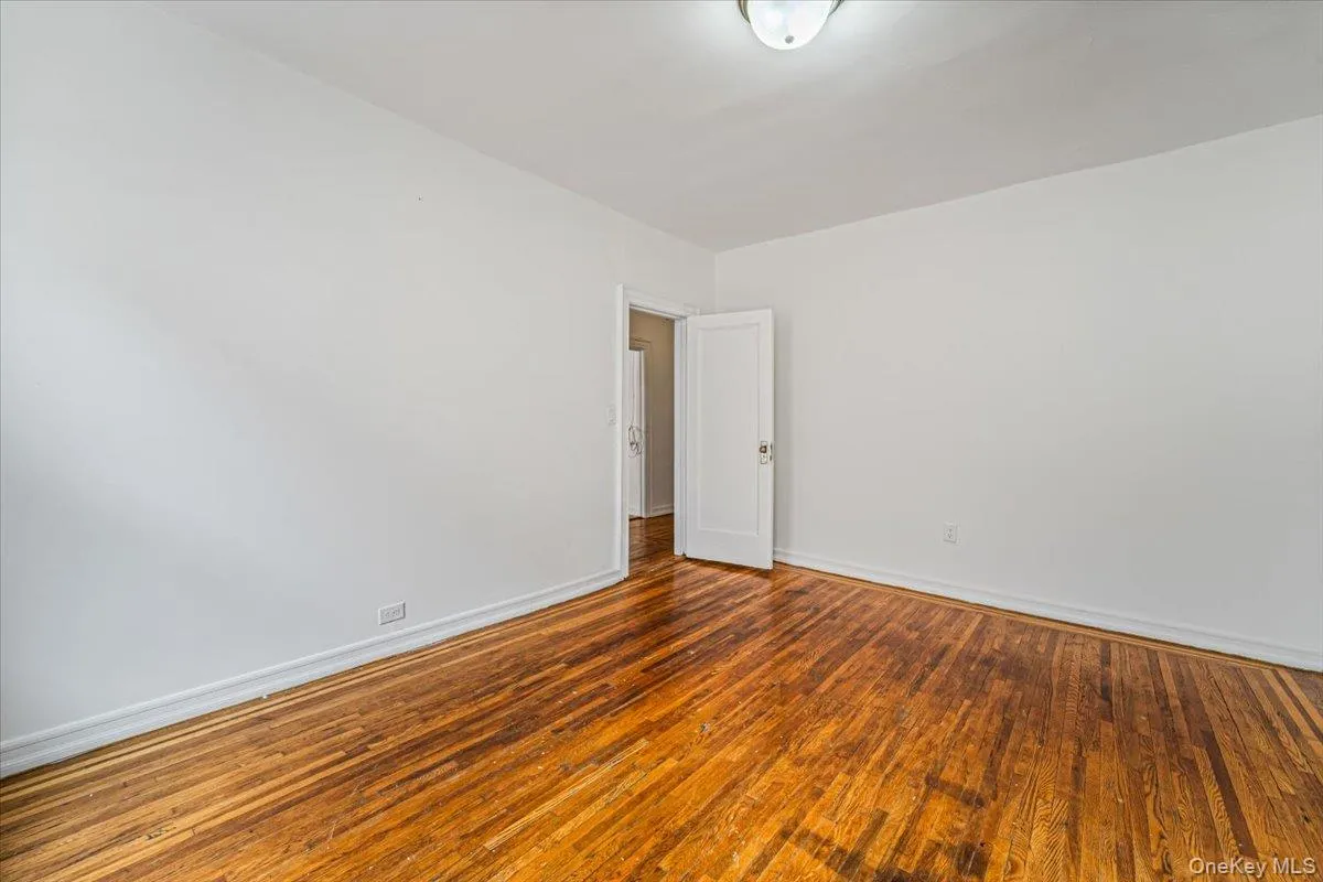 2186 Cruger Avenue, New York, NY, 1 Bedroom Bedrooms, 4 Rooms Rooms,1 BathroomBathrooms,Residential,For Rent,Cruger,0,1056118 2186 Cruger Avenue, New York, NY, 1 Bedroom Bedrooms, 4 Rooms Rooms,1 BathroomBathrooms,Residential,For Rent,Cruger,0,1056118