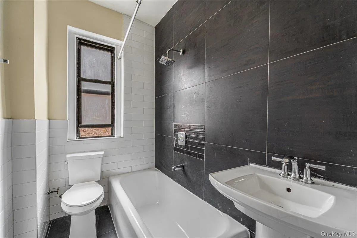 2186 Cruger Avenue, New York, NY, 1 Bedroom Bedrooms, 4 Rooms Rooms,1 BathroomBathrooms,Residential,For Rent,Cruger,0,1056118 2186 Cruger Avenue, New York, NY, 1 Bedroom Bedrooms, 4 Rooms Rooms,1 BathroomBathrooms,Residential,For Rent,Cruger,0,1056118