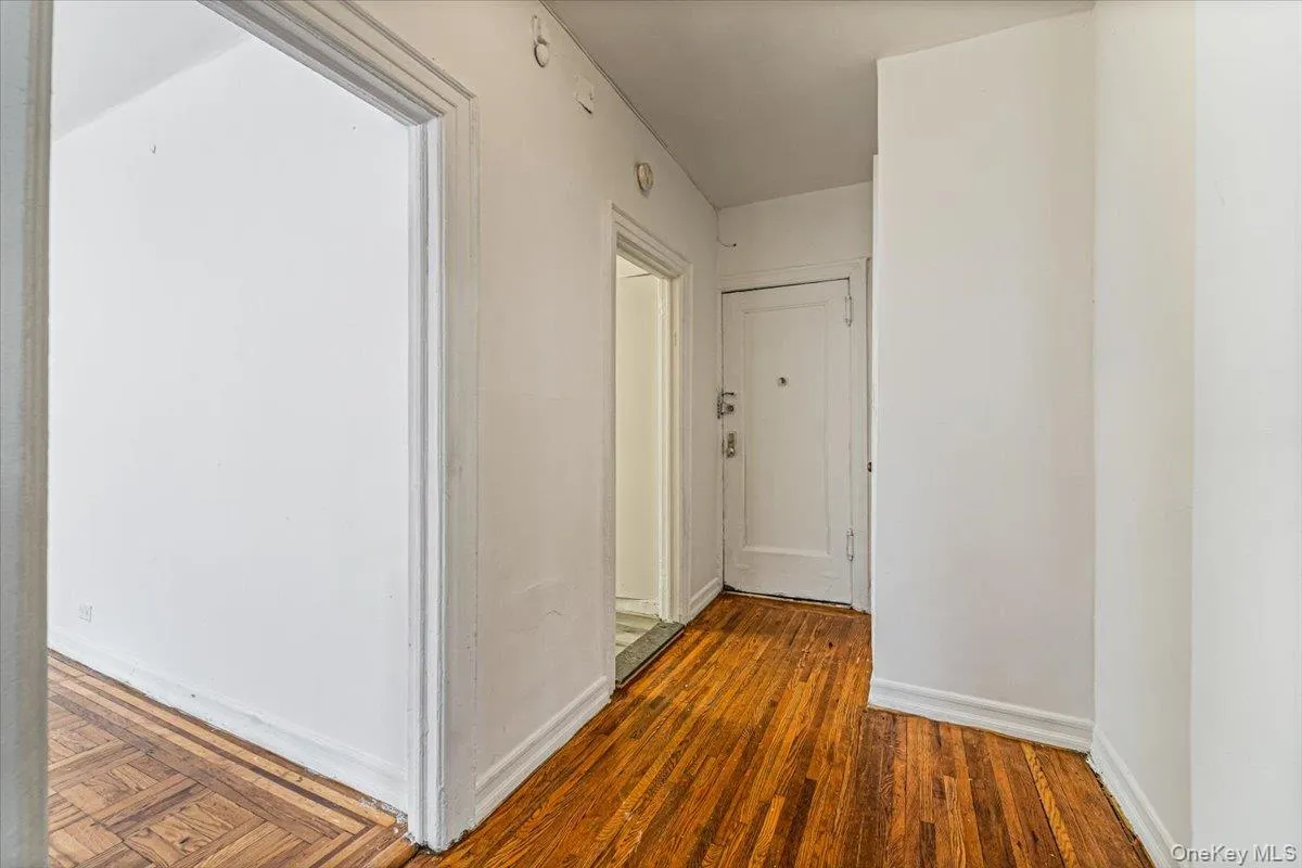 2186 Cruger Avenue, New York, NY, 1 Bedroom Bedrooms, 4 Rooms Rooms,1 BathroomBathrooms,Residential,For Rent,Cruger,0,1056118 2186 Cruger Avenue, New York, NY, 1 Bedroom Bedrooms, 4 Rooms Rooms,1 BathroomBathrooms,Residential,For Rent,Cruger,0,1056118