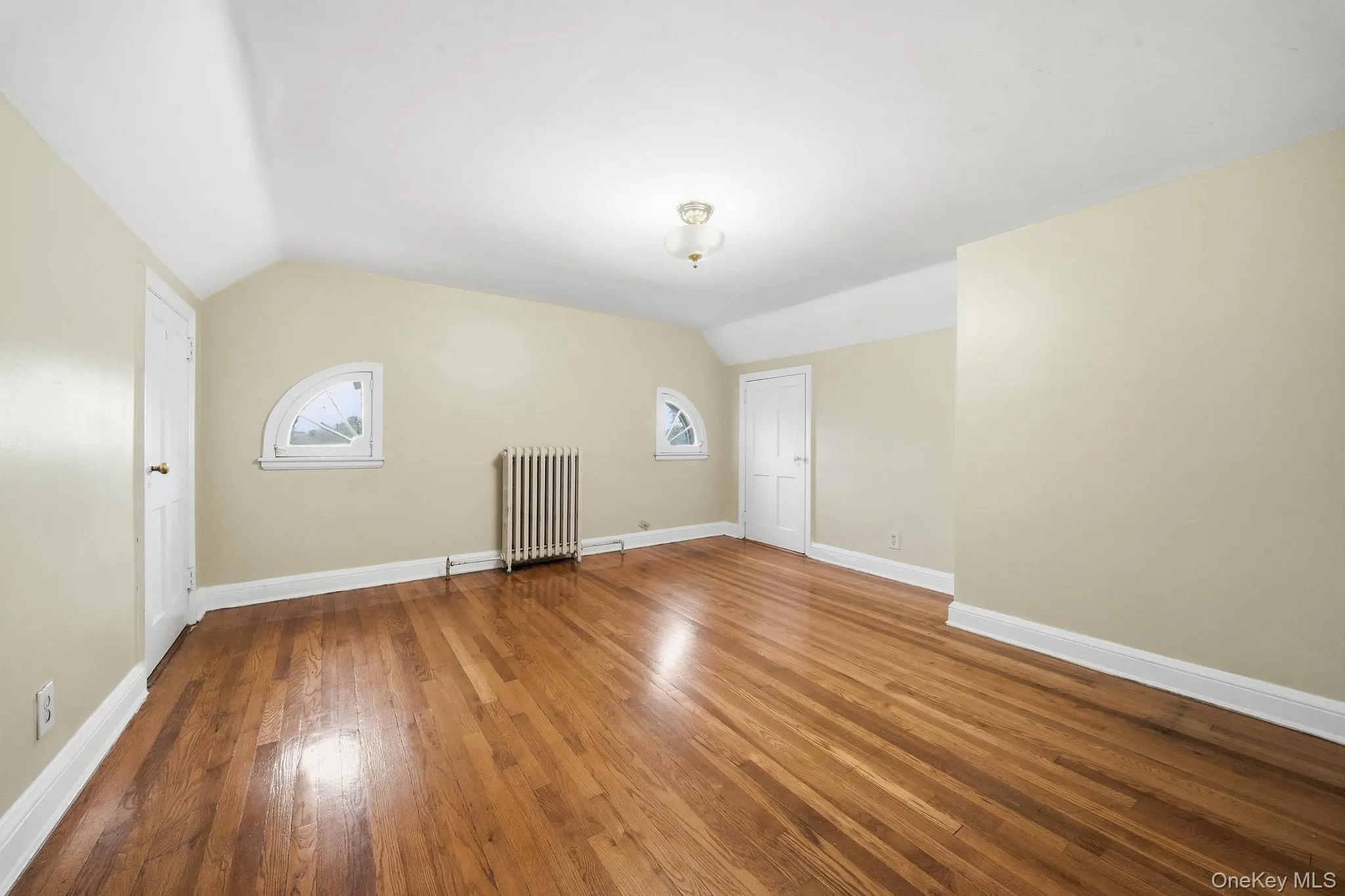 45 Tennyson Avenue, North Hempstead, NY, 6 Bedrooms Bedrooms, 15 Rooms Rooms,2 BathroomsBathrooms,Residential Lease,For Rent,Tennyson,0,1056121 45 Tennyson Avenue, North Hempstead, NY, 6 Bedrooms Bedrooms, 15 Rooms Rooms,2 BathroomsBathrooms,Residential Lease,For Rent,Tennyson,0,1056121