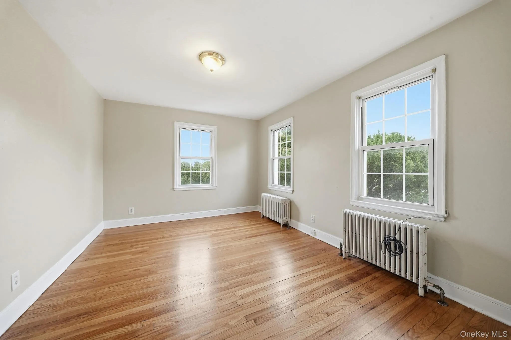 45 Tennyson Avenue, North Hempstead, NY, 6 Bedrooms Bedrooms, 15 Rooms Rooms,2 BathroomsBathrooms,Residential Lease,For Rent,Tennyson,0,1056121 45 Tennyson Avenue, North Hempstead, NY, 6 Bedrooms Bedrooms, 15 Rooms Rooms,2 BathroomsBathrooms,Residential Lease,For Rent,Tennyson,0,1056121