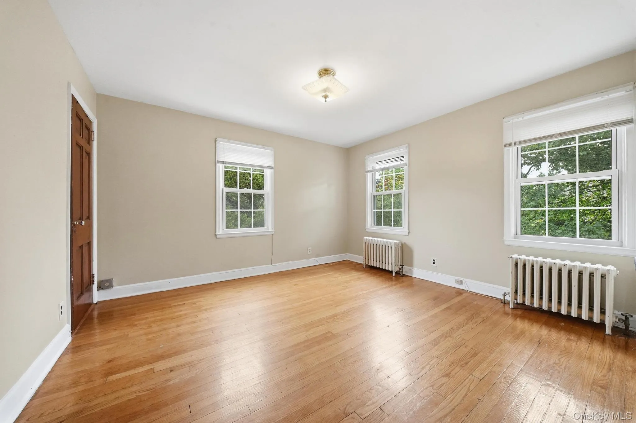 45 Tennyson Avenue, North Hempstead, NY, 6 Bedrooms Bedrooms, 15 Rooms Rooms,2 BathroomsBathrooms,Residential Lease,For Rent,Tennyson,0,1056121 45 Tennyson Avenue, North Hempstead, NY, 6 Bedrooms Bedrooms, 15 Rooms Rooms,2 BathroomsBathrooms,Residential Lease,For Rent,Tennyson,0,1056121