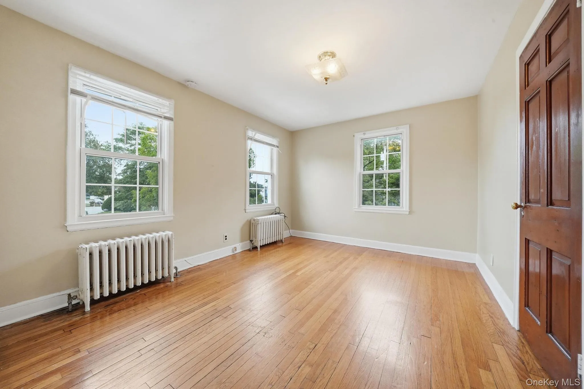45 Tennyson Avenue, North Hempstead, NY, 6 Bedrooms Bedrooms, 15 Rooms Rooms,2 BathroomsBathrooms,Residential Lease,For Rent,Tennyson,0,1056121 45 Tennyson Avenue, North Hempstead, NY, 6 Bedrooms Bedrooms, 15 Rooms Rooms,2 BathroomsBathrooms,Residential Lease,For Rent,Tennyson,0,1056121
