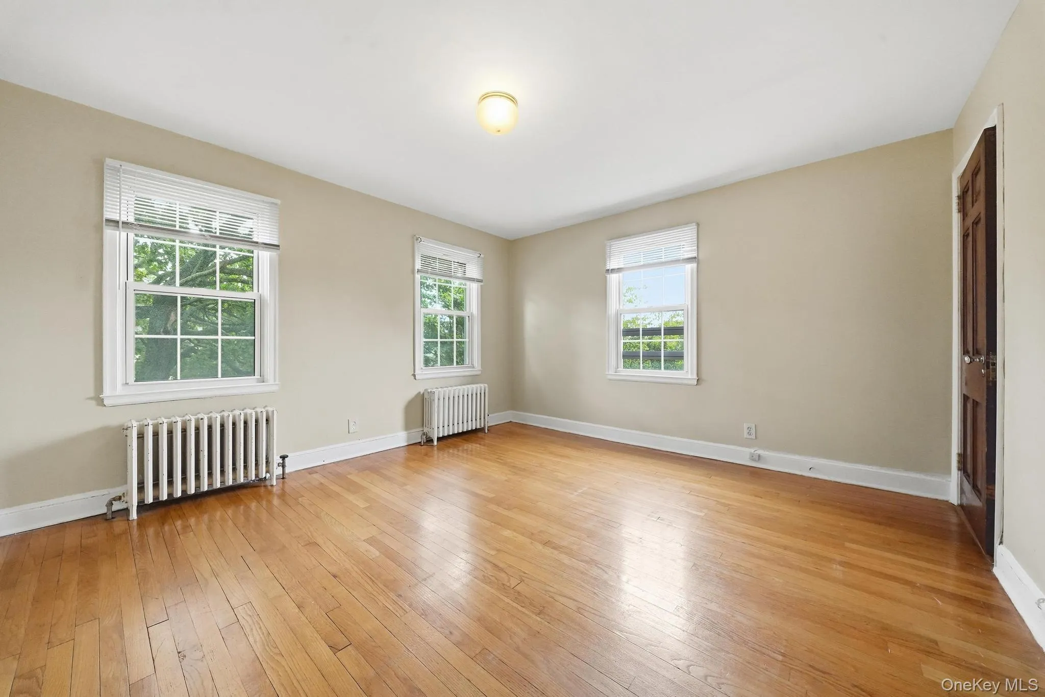 45 Tennyson Avenue, North Hempstead, NY, 6 Bedrooms Bedrooms, 15 Rooms Rooms,2 BathroomsBathrooms,Residential Lease,For Rent,Tennyson,0,1056121 45 Tennyson Avenue, North Hempstead, NY, 6 Bedrooms Bedrooms, 15 Rooms Rooms,2 BathroomsBathrooms,Residential Lease,For Rent,Tennyson,0,1056121