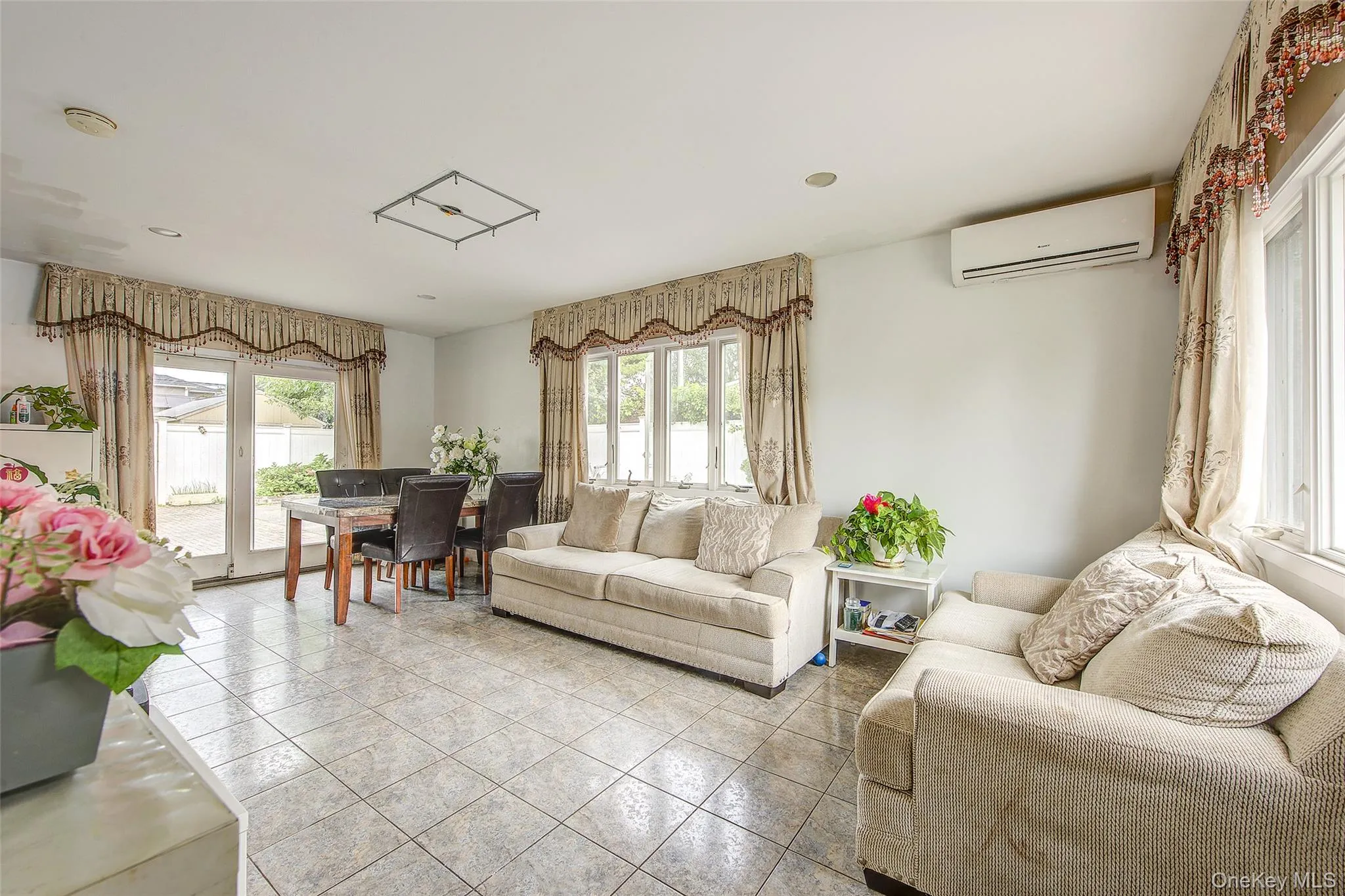 10 Belmont Circle, Oyster Bay, NY, 6 Bedrooms Bedrooms, 12 Rooms Rooms,3 BathroomsBathrooms,Residential,For Rent,Belmont,0,1056122 10 Belmont Circle, Oyster Bay, NY, 6 Bedrooms Bedrooms, 12 Rooms Rooms,3 BathroomsBathrooms,Residential,For Rent,Belmont,0,1056122