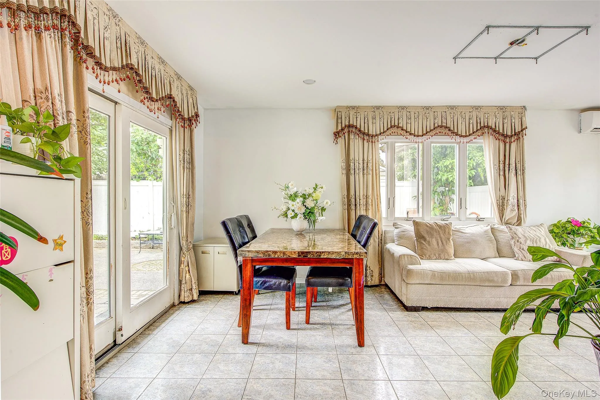10 Belmont Circle, Oyster Bay, NY, 6 Bedrooms Bedrooms, 12 Rooms Rooms,3 BathroomsBathrooms,Residential,For Rent,Belmont,0,1056122 10 Belmont Circle, Oyster Bay, NY, 6 Bedrooms Bedrooms, 12 Rooms Rooms,3 BathroomsBathrooms,Residential,For Rent,Belmont,0,1056122