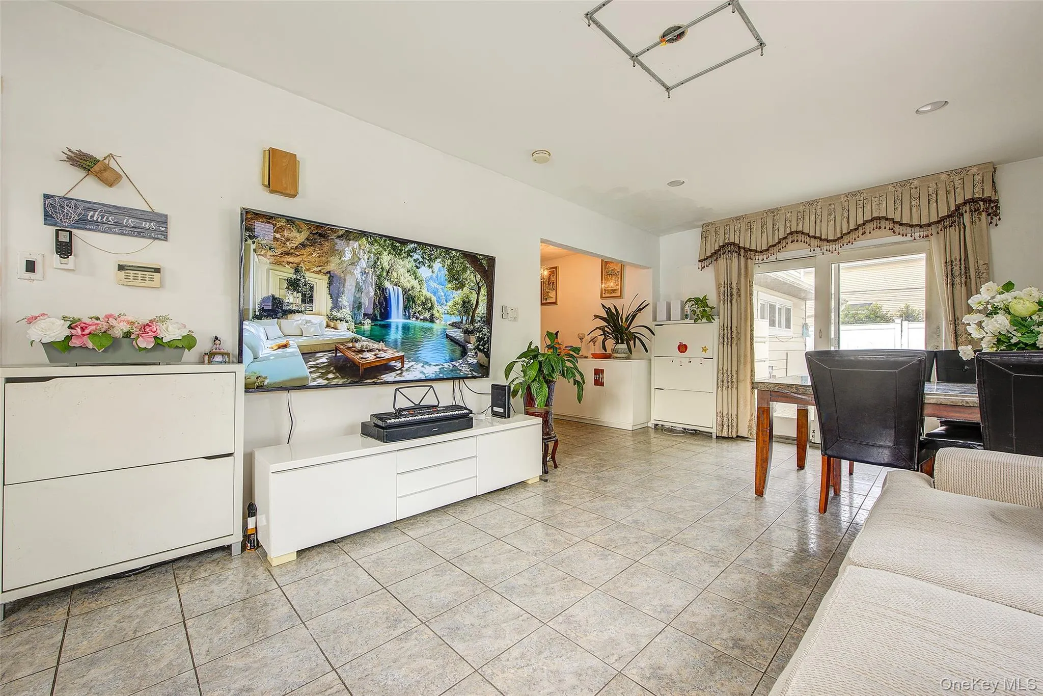 10 Belmont Circle, Oyster Bay, NY, 6 Bedrooms Bedrooms, 12 Rooms Rooms,3 BathroomsBathrooms,Residential,For Rent,Belmont,0,1056122 10 Belmont Circle, Oyster Bay, NY, 6 Bedrooms Bedrooms, 12 Rooms Rooms,3 BathroomsBathrooms,Residential,For Rent,Belmont,0,1056122