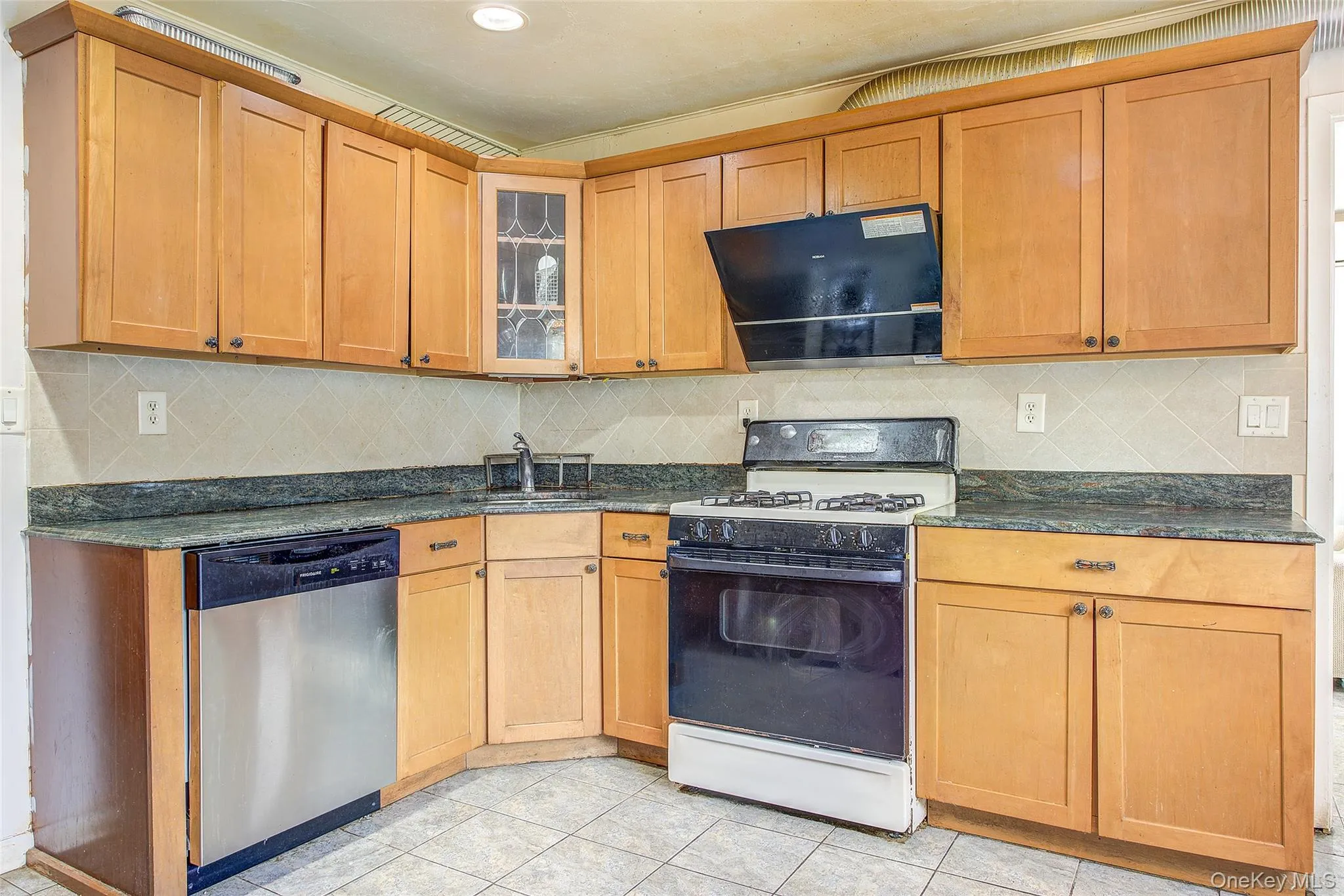 10 Belmont Circle, Oyster Bay, NY, 6 Bedrooms Bedrooms, 12 Rooms Rooms,3 BathroomsBathrooms,Residential,For Rent,Belmont,0,1056122 10 Belmont Circle, Oyster Bay, NY, 6 Bedrooms Bedrooms, 12 Rooms Rooms,3 BathroomsBathrooms,Residential,For Rent,Belmont,0,1056122