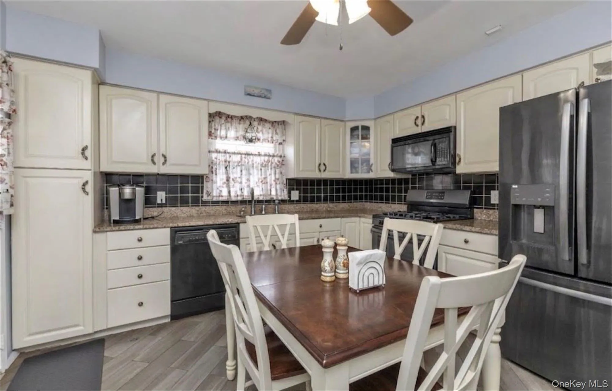 122-33 192nd Street, New York, NY, 4 Bedrooms Bedrooms, 7 Rooms Rooms,2 BathroomsBathrooms,Residential,For Rent,192nd,0,1056127 122-33 192nd Street, New York, NY, 4 Bedrooms Bedrooms, 7 Rooms Rooms,2 BathroomsBathrooms,Residential,For Rent,192nd,0,1056127