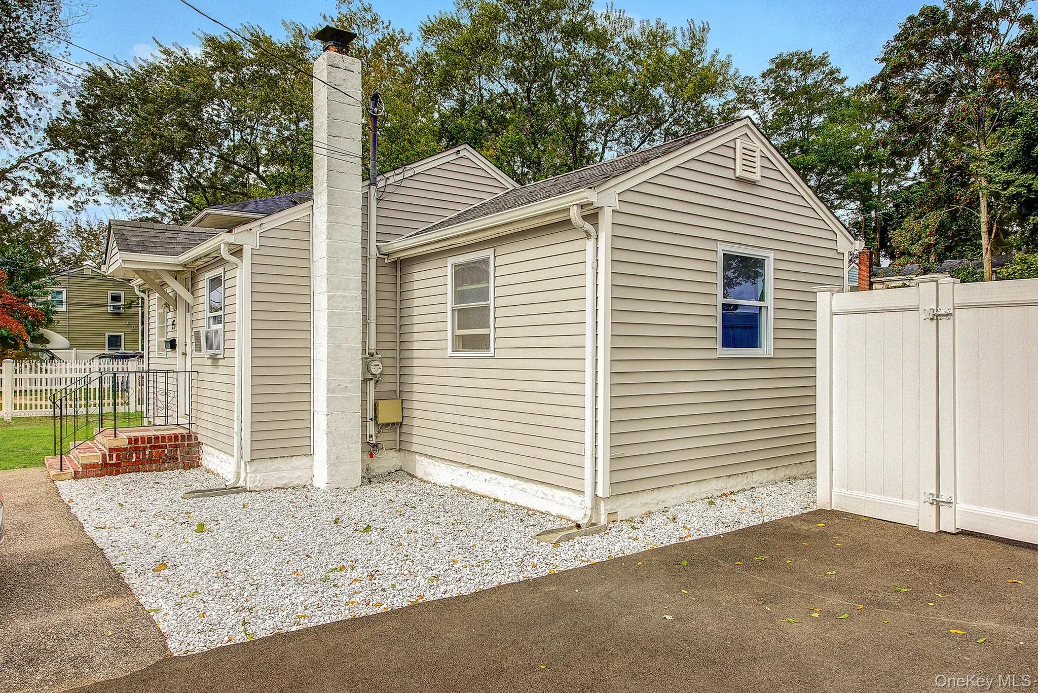 55 Main Avenue, Babylon, NY, 1 Bedroom Bedrooms, 3 Rooms Rooms,1 BathroomBathrooms,Residential,For Rent,Main,0,1056129 55 Main Avenue, Babylon, NY, 1 Bedroom Bedrooms, 3 Rooms Rooms,1 BathroomBathrooms,Residential,For Rent,Main,0,1056129