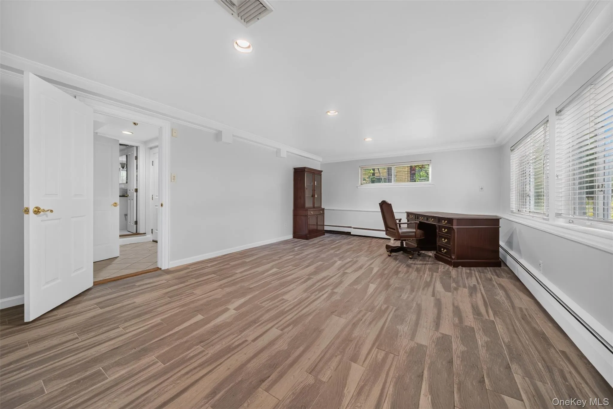 43 Fernwood Lane, North Hempstead, NY, 4 Bedrooms Bedrooms, 8 Rooms Rooms,3 BathroomsBathrooms,Residential,For Rent,Fernwood,0,1056132 43 Fernwood Lane, North Hempstead, NY, 4 Bedrooms Bedrooms, 8 Rooms Rooms,3 BathroomsBathrooms,Residential,For Rent,Fernwood,0,1056132
