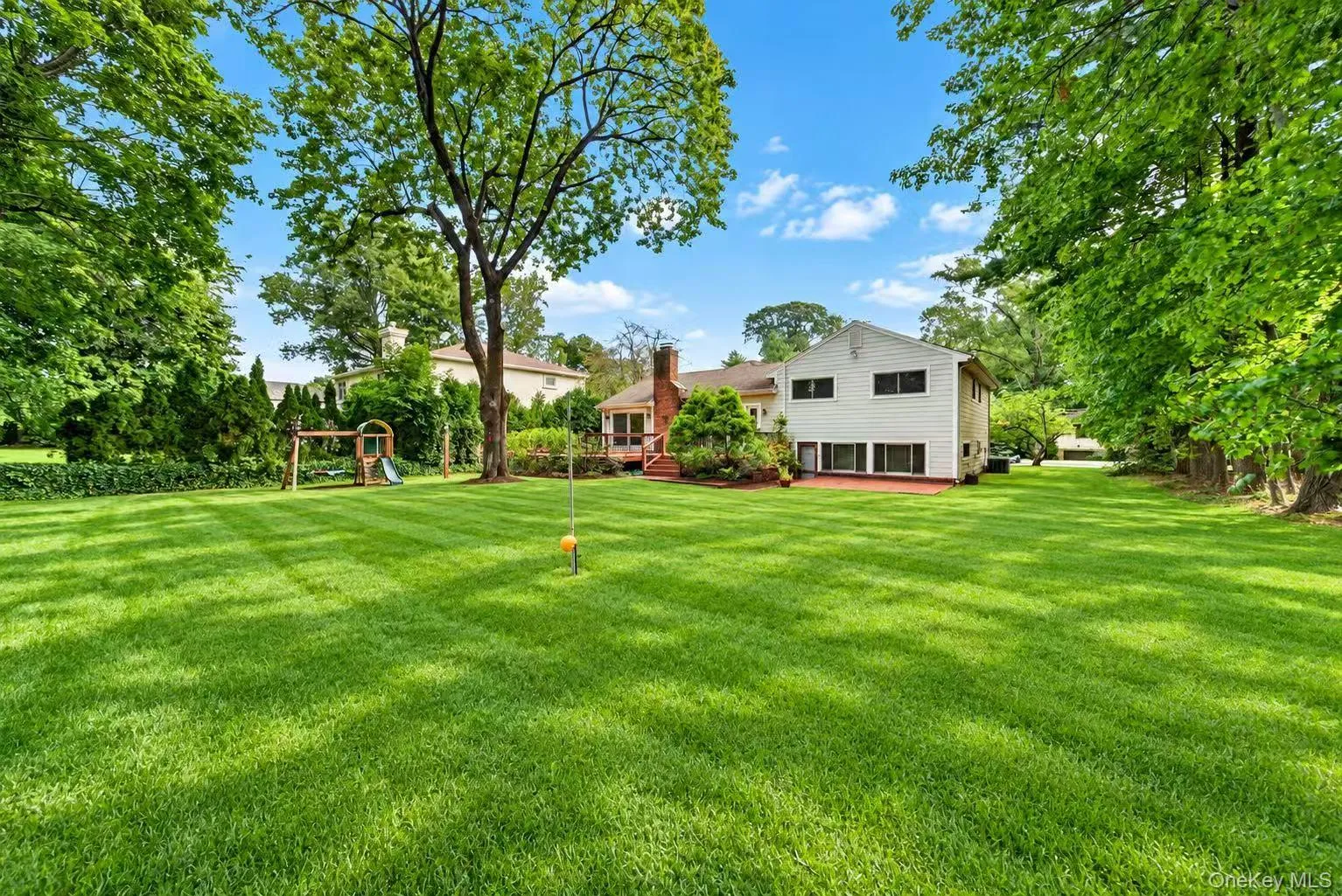 43 Fernwood Lane, North Hempstead, NY, 4 Bedrooms Bedrooms, 8 Rooms Rooms,3 BathroomsBathrooms,Residential,For Rent,Fernwood,0,1056132 43 Fernwood Lane, North Hempstead, NY, 4 Bedrooms Bedrooms, 8 Rooms Rooms,3 BathroomsBathrooms,Residential,For Rent,Fernwood,0,1056132