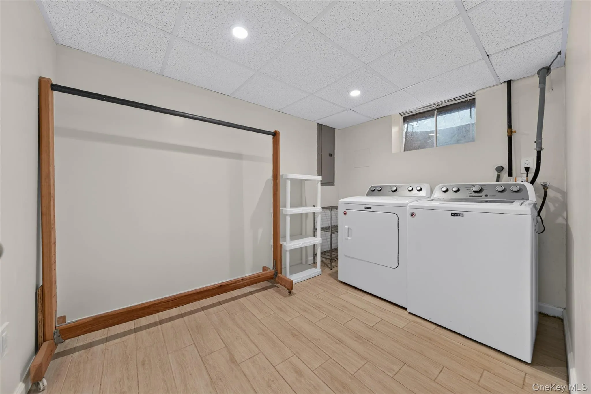 43 Fernwood Lane, North Hempstead, NY, 4 Bedrooms Bedrooms, 8 Rooms Rooms,3 BathroomsBathrooms,Residential,For Rent,Fernwood,0,1056132 43 Fernwood Lane, North Hempstead, NY, 4 Bedrooms Bedrooms, 8 Rooms Rooms,3 BathroomsBathrooms,Residential,For Rent,Fernwood,0,1056132