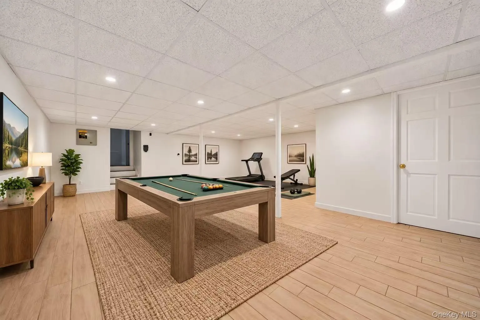 43 Fernwood Lane, North Hempstead, NY, 4 Bedrooms Bedrooms, 8 Rooms Rooms,3 BathroomsBathrooms,Residential,For Rent,Fernwood,0,1056132 43 Fernwood Lane, North Hempstead, NY, 4 Bedrooms Bedrooms, 8 Rooms Rooms,3 BathroomsBathrooms,Residential,For Rent,Fernwood,0,1056132