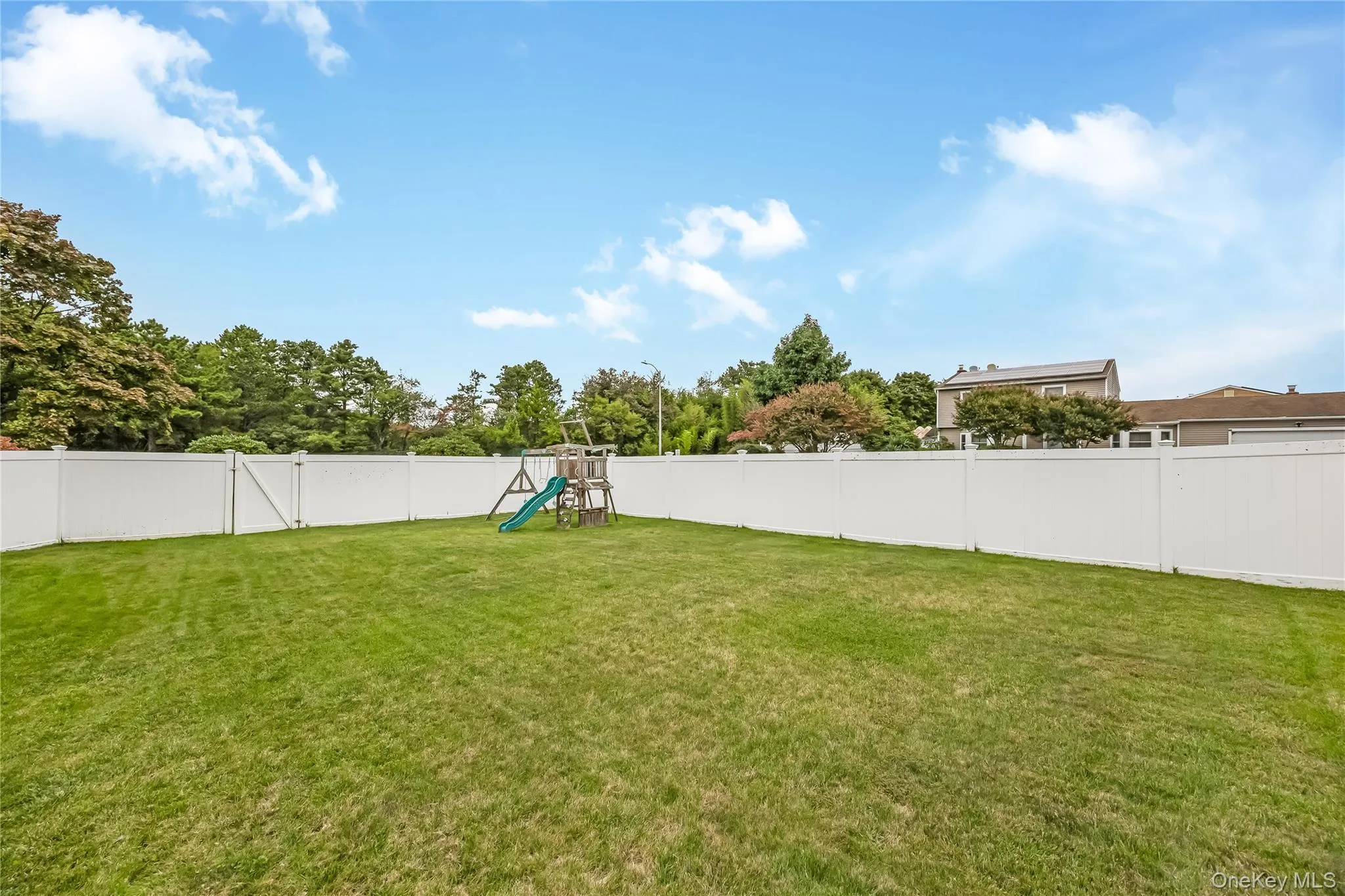 348 Southaven Avenue, Brookhaven, NY, 4 Bedrooms Bedrooms, 8 Rooms Rooms,2 BathroomsBathrooms,Residential,For Rent,Southaven,0,1056142 348 Southaven Avenue, Brookhaven, NY, 4 Bedrooms Bedrooms, 8 Rooms Rooms,2 BathroomsBathrooms,Residential,For Rent,Southaven,0,1056142