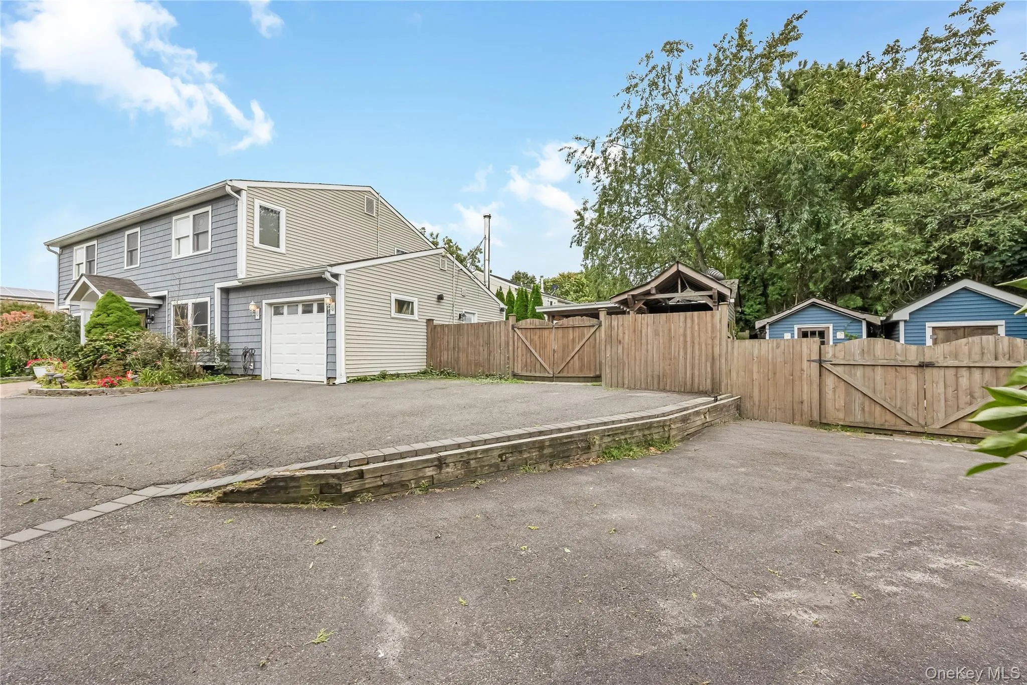 348 Southaven Avenue, Brookhaven, NY, 4 Bedrooms Bedrooms, 8 Rooms Rooms,2 BathroomsBathrooms,Residential,For Rent,Southaven,0,1056142 348 Southaven Avenue, Brookhaven, NY, 4 Bedrooms Bedrooms, 8 Rooms Rooms,2 BathroomsBathrooms,Residential,For Rent,Southaven,0,1056142