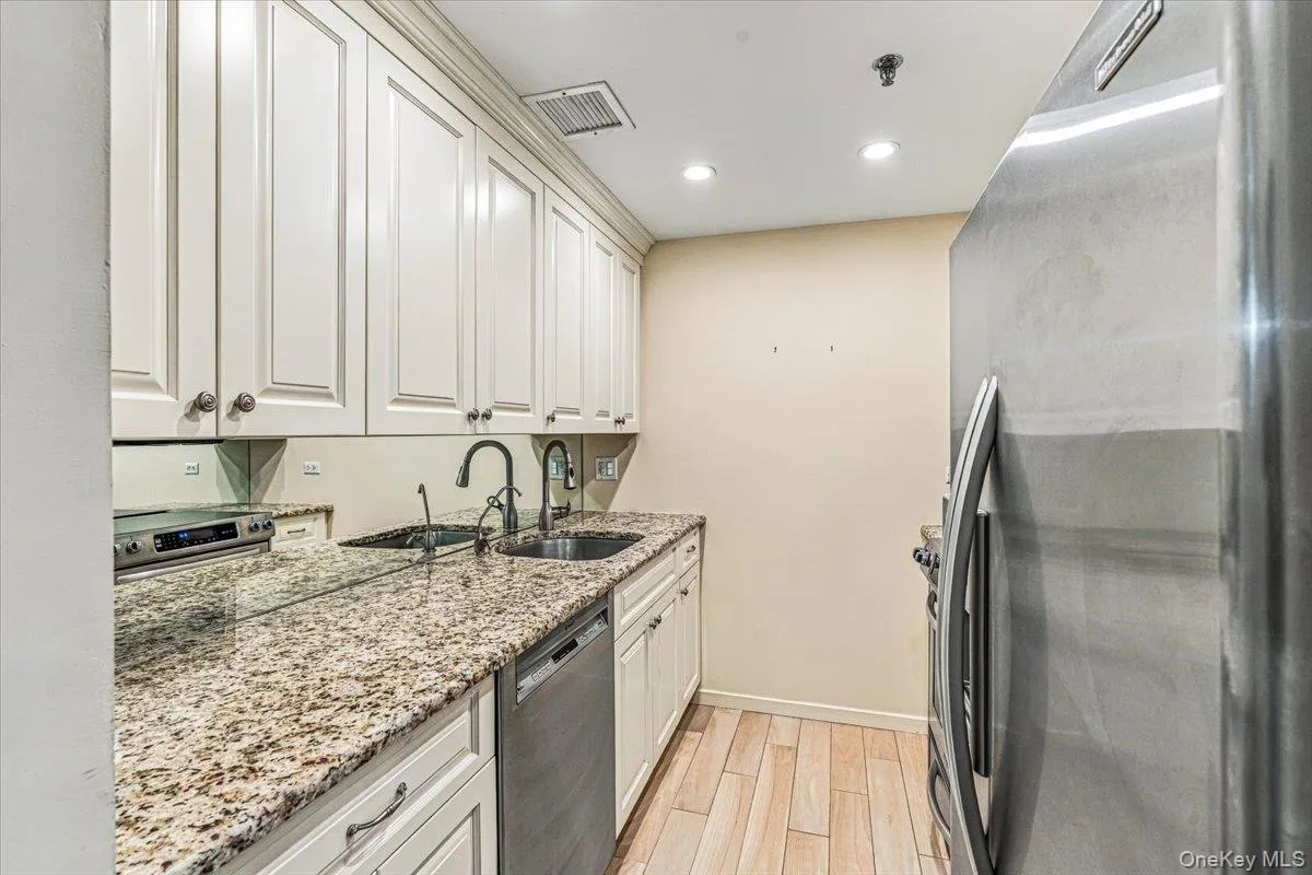 Galley Kitchen Galley Kitchen