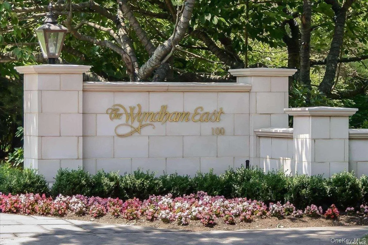 Wyndham East Entrance Driveway Wyndham East Entrance Driveway