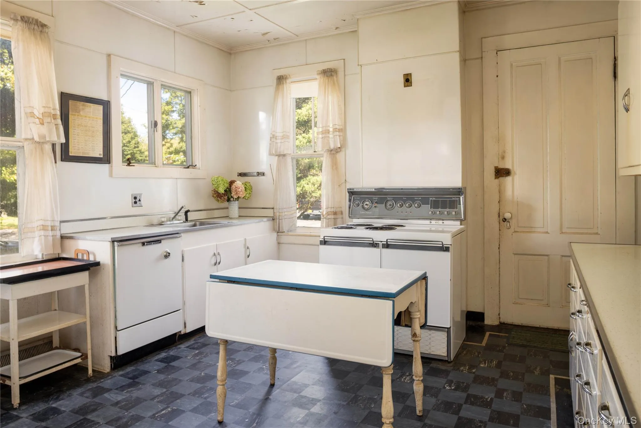 440 1st Street, Southold, NY, 5 Bedrooms Bedrooms, 11 Rooms Rooms,1 BathroomBathrooms,Residential,For Rent,1st,0,1056150 440 1st Street, Southold, NY, 5 Bedrooms Bedrooms, 11 Rooms Rooms,1 BathroomBathrooms,Residential,For Rent,1st,0,1056150