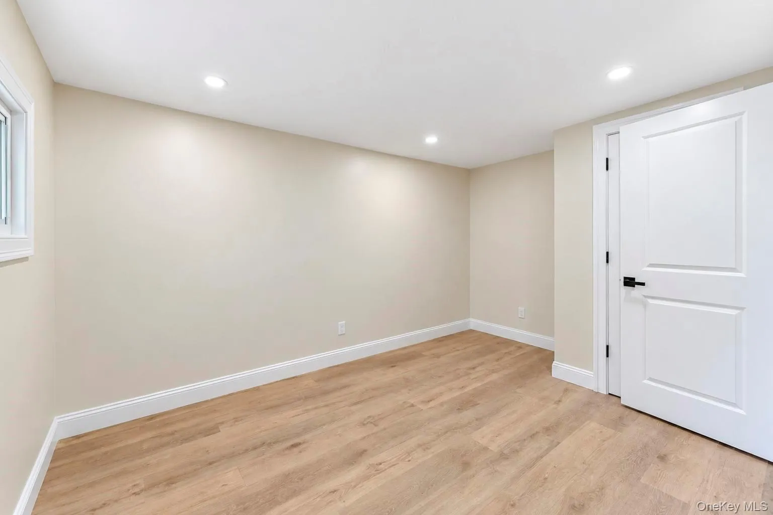 11 Tell Avenue, Babylon, NY, 3 Bedrooms Bedrooms, 5 Rooms Rooms,1 BathroomBathrooms,Residential,For Rent,Tell,0,1056151 11 Tell Avenue, Babylon, NY, 3 Bedrooms Bedrooms, 5 Rooms Rooms,1 BathroomBathrooms,Residential,For Rent,Tell,0,1056151