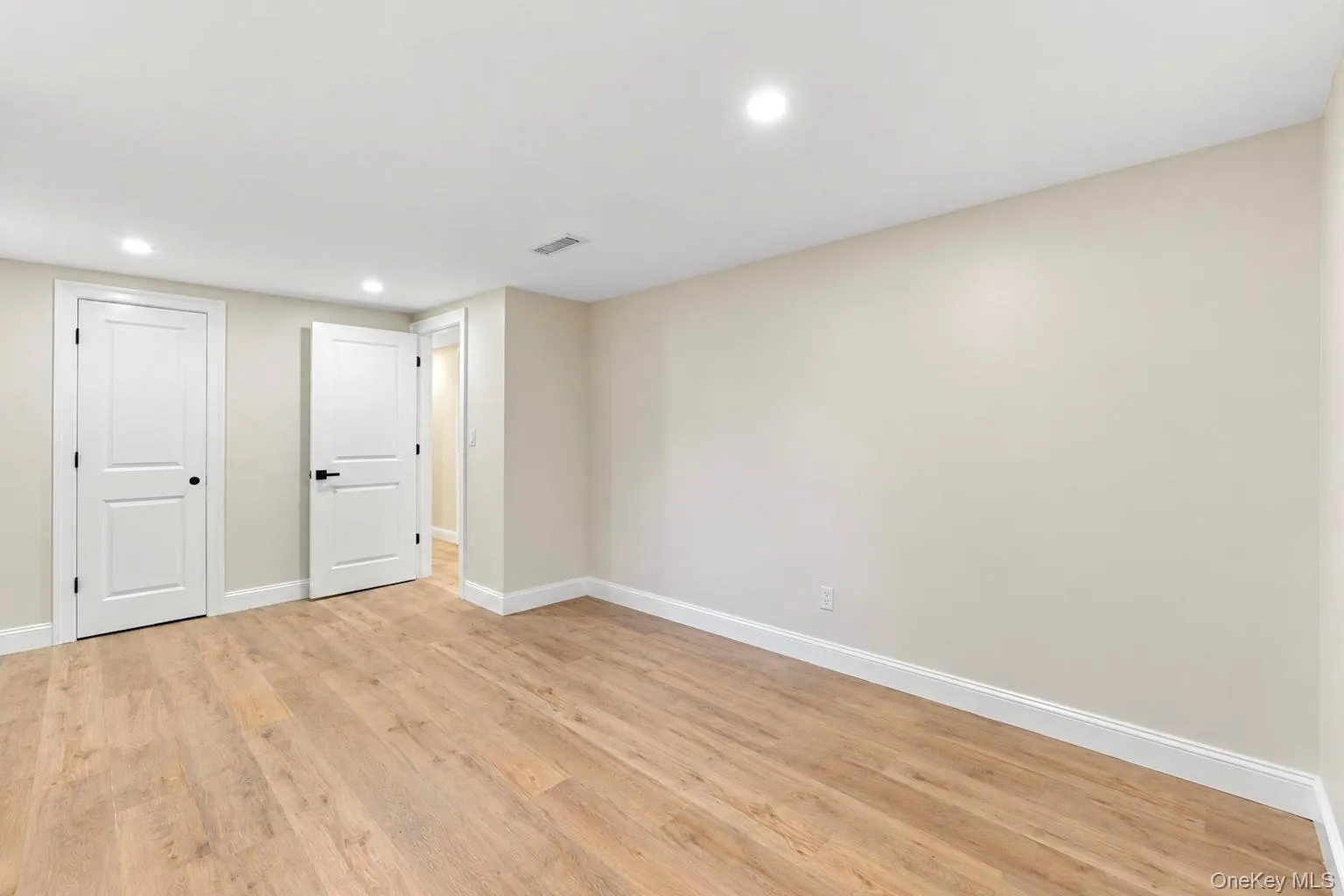 11 Tell Avenue, Babylon, NY, 3 Bedrooms Bedrooms, 5 Rooms Rooms,1 BathroomBathrooms,Residential,For Rent,Tell,0,1056151 11 Tell Avenue, Babylon, NY, 3 Bedrooms Bedrooms, 5 Rooms Rooms,1 BathroomBathrooms,Residential,For Rent,Tell,0,1056151