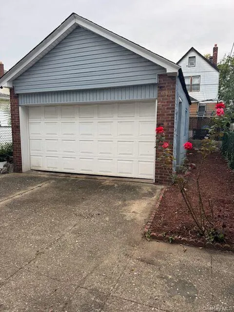 78-22 64th Lane, New York, NY, 3 Bedrooms Bedrooms, 6 Rooms Rooms,1 BathroomBathrooms,Residential,For Rent,64th,0,1056156 78-22 64th Lane, New York, NY, 3 Bedrooms Bedrooms, 6 Rooms Rooms,1 BathroomBathrooms,Residential,For Rent,64th,0,1056156
