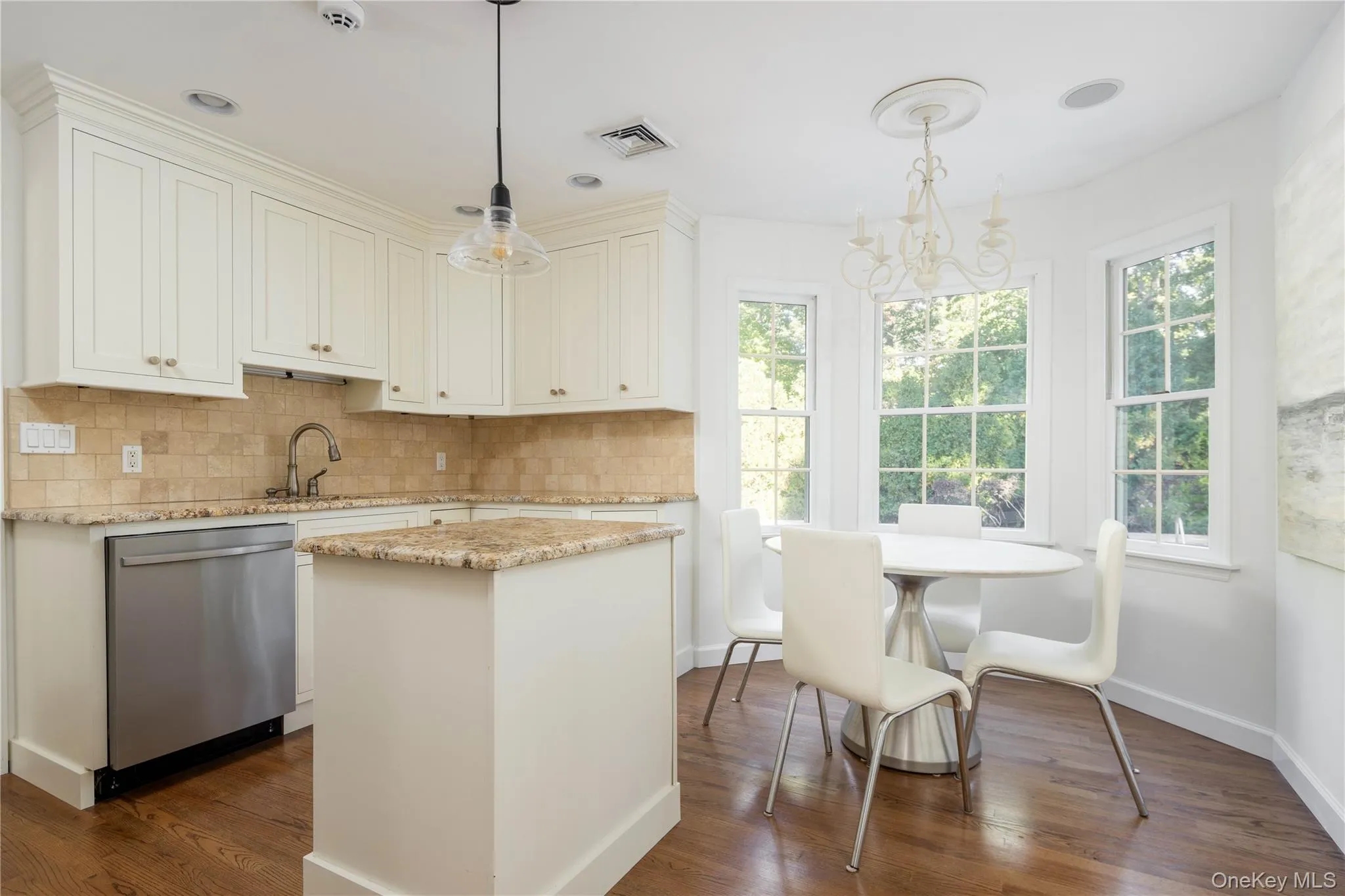 11 Country Estates Road, Southampton, New York 11977