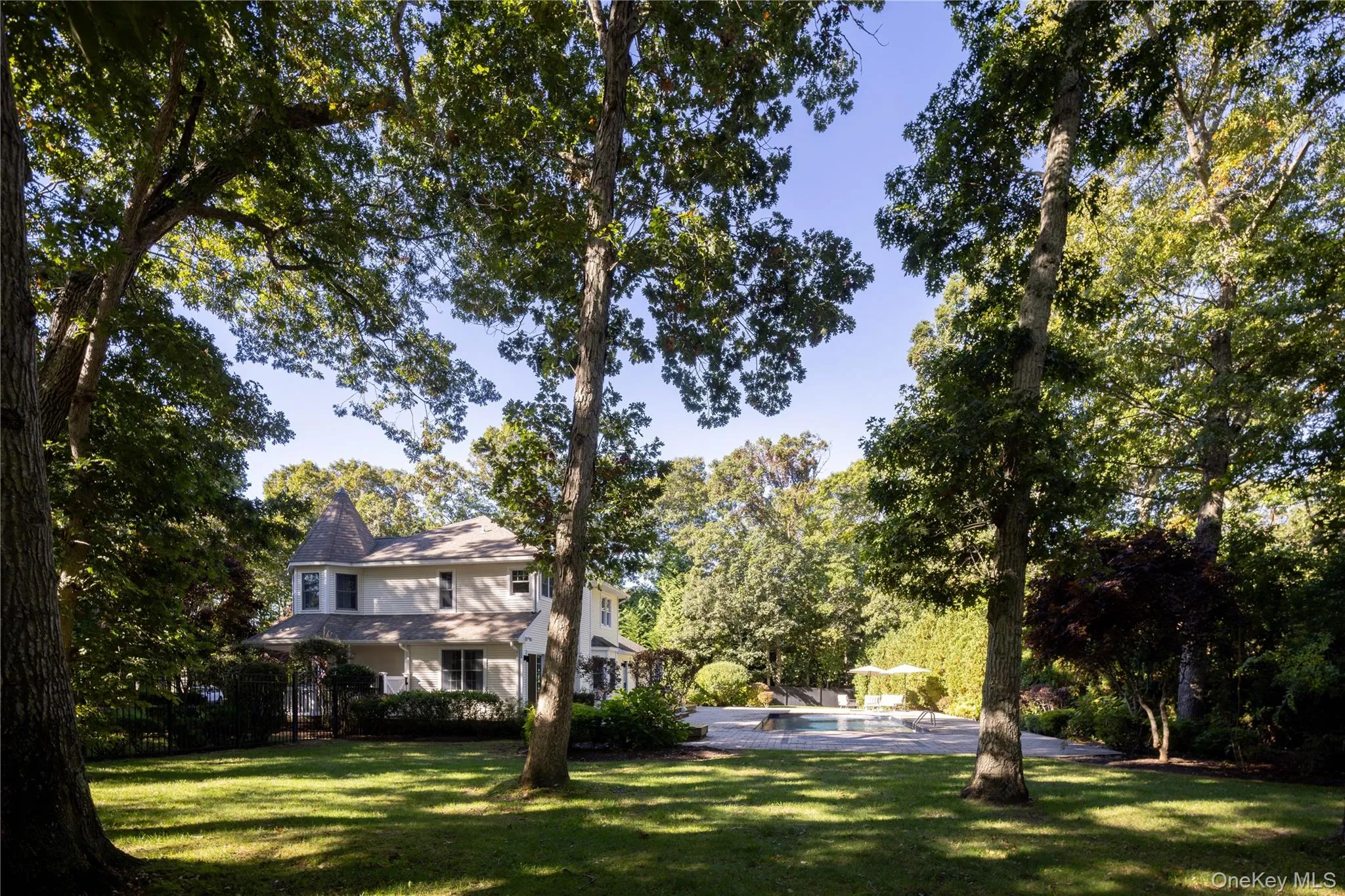 11 Country Estates Road, Southampton, New York 11977