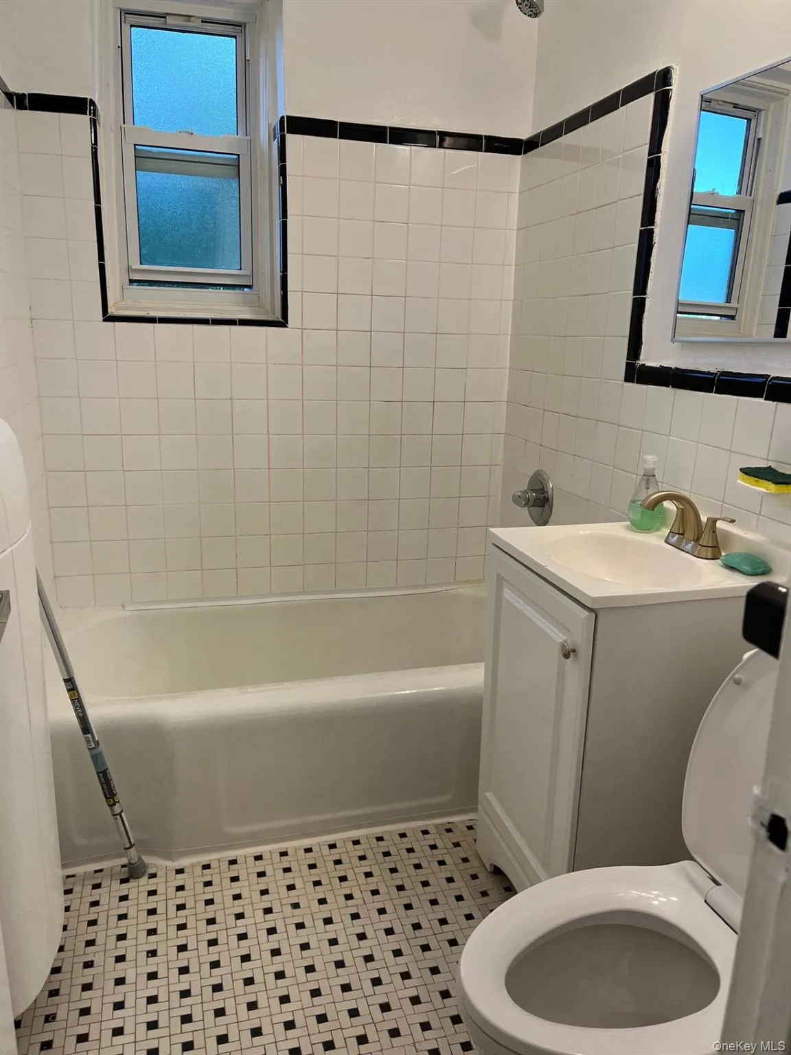 147-35 38th Ave, New York, NY, 1 Bedroom Bedrooms, 3 Rooms Rooms,1 BathroomBathrooms,Residential,For Rent,38th Ave,0,1056167 147-35 38th Ave, New York, NY, 1 Bedroom Bedrooms, 3 Rooms Rooms,1 BathroomBathrooms,Residential,For Rent,38th Ave,0,1056167
