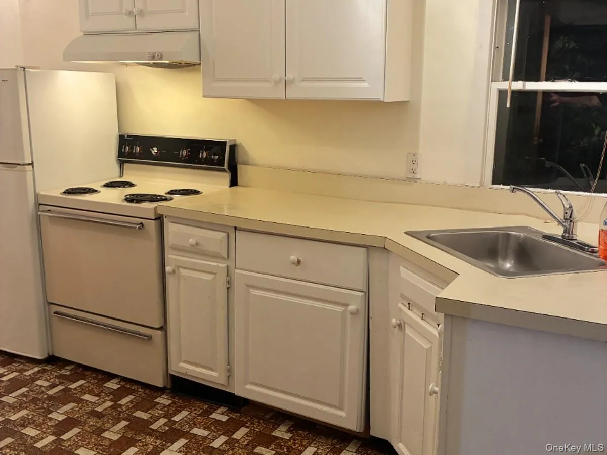 39 Amityville Road, Brookhaven, NY, 2 Bedrooms Bedrooms, 4 Rooms Rooms,2 BathroomsBathrooms,Residential,For Rent,Amityville,0,1056174 39 Amityville Road, Brookhaven, NY, 2 Bedrooms Bedrooms, 4 Rooms Rooms,2 BathroomsBathrooms,Residential,For Rent,Amityville,0,1056174