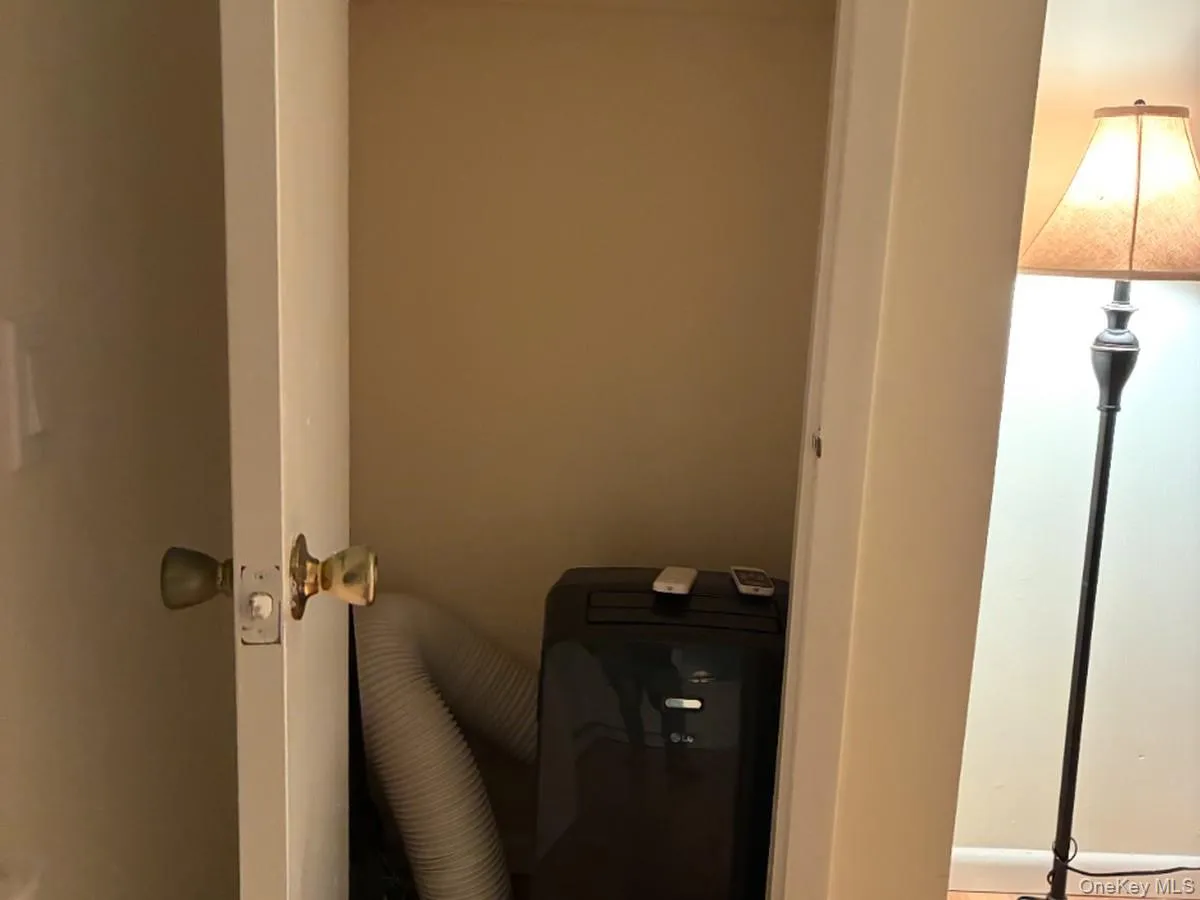 39 Amityville Road, Brookhaven, NY, 2 Bedrooms Bedrooms, 4 Rooms Rooms,2 BathroomsBathrooms,Residential,For Rent,Amityville,0,1056174 39 Amityville Road, Brookhaven, NY, 2 Bedrooms Bedrooms, 4 Rooms Rooms,2 BathroomsBathrooms,Residential,For Rent,Amityville,0,1056174