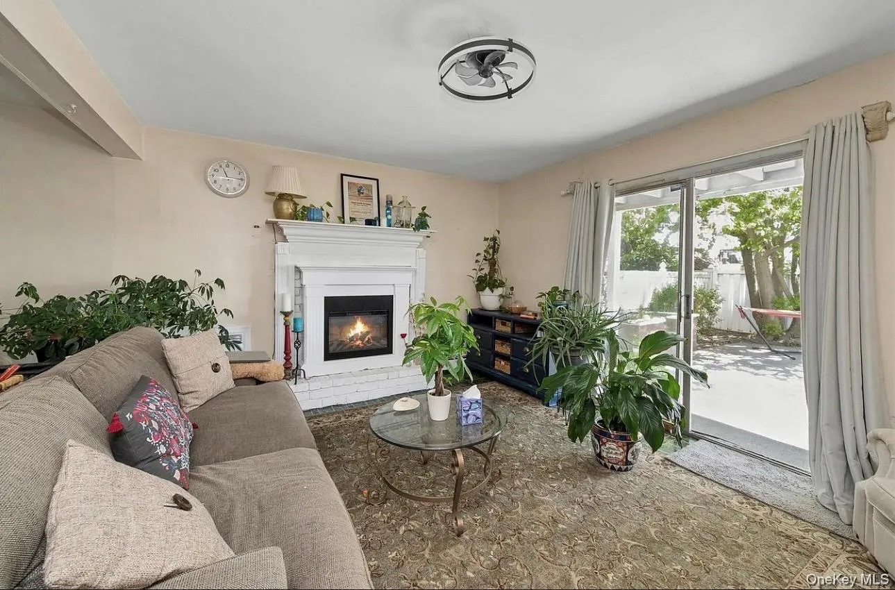 54 Acapulco Street, Hempstead, NY, 4 Bedrooms Bedrooms, 9 Rooms Rooms,3 BathroomsBathrooms,Residential,For Rent,Acapulco,0,1056175 54 Acapulco Street, Hempstead, NY, 4 Bedrooms Bedrooms, 9 Rooms Rooms,3 BathroomsBathrooms,Residential,For Rent,Acapulco,0,1056175