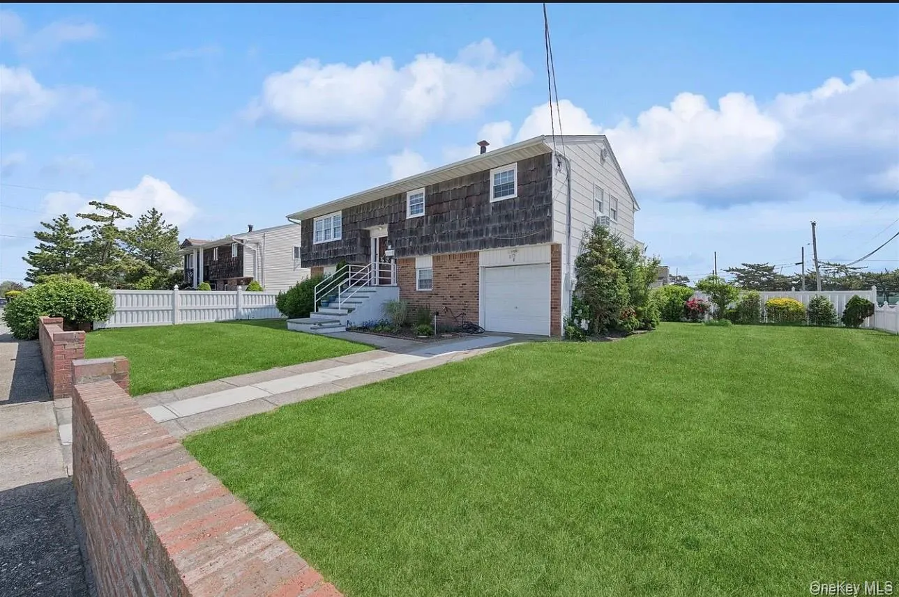 54 Acapulco Street, Hempstead, NY, 4 Bedrooms Bedrooms, 9 Rooms Rooms,3 BathroomsBathrooms,Residential,For Rent,Acapulco,0,1056175 54 Acapulco Street, Hempstead, NY, 4 Bedrooms Bedrooms, 9 Rooms Rooms,3 BathroomsBathrooms,Residential,For Rent,Acapulco,0,1056175