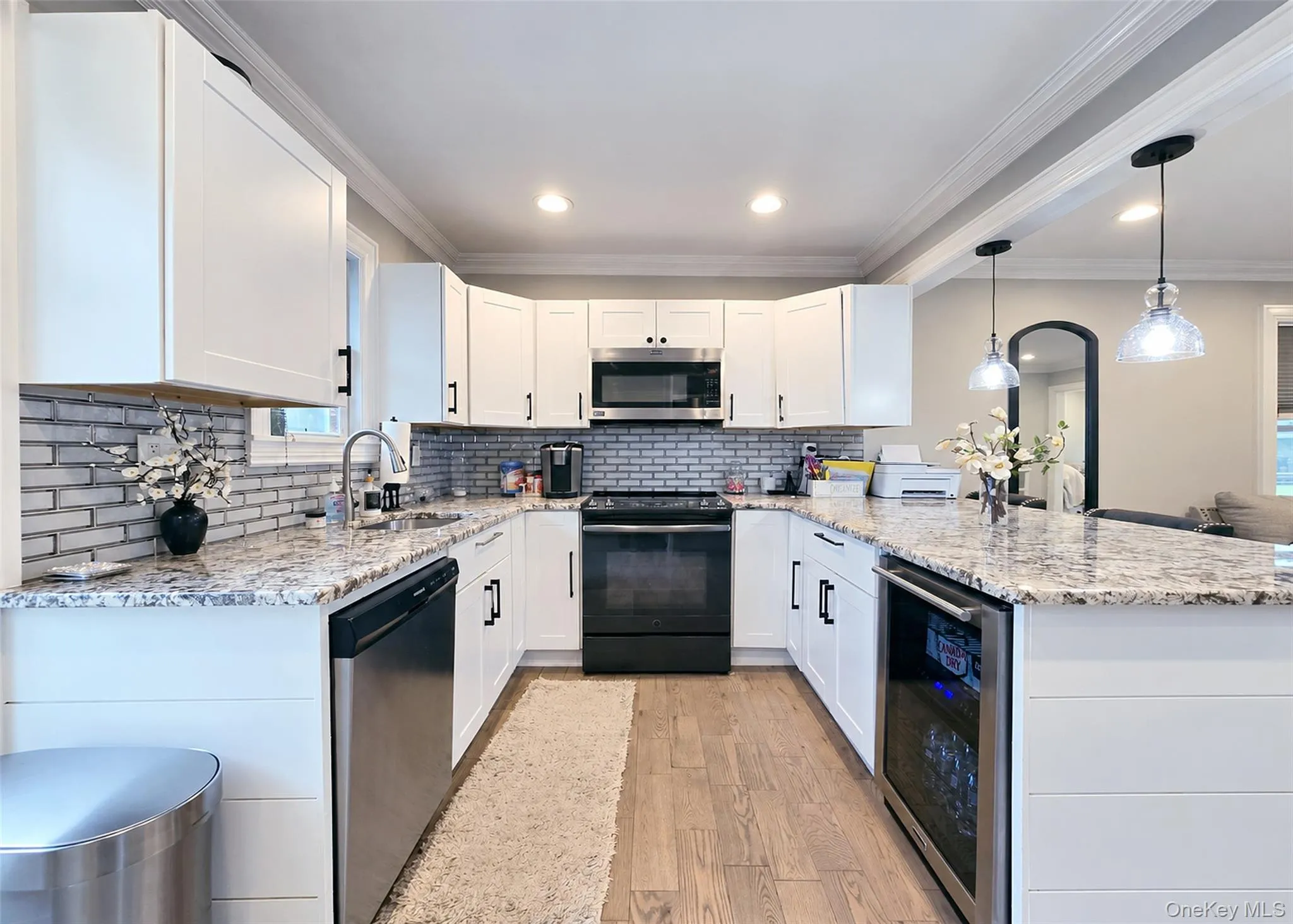 124 Bradford Avenue, Islip, NY, 2 Bedrooms Bedrooms, 6 Rooms Rooms,1 BathroomBathrooms,Residential,For Rent,Bradford,0,1056176 124 Bradford Avenue, Islip, NY, 2 Bedrooms Bedrooms, 6 Rooms Rooms,1 BathroomBathrooms,Residential,For Rent,Bradford,0,1056176