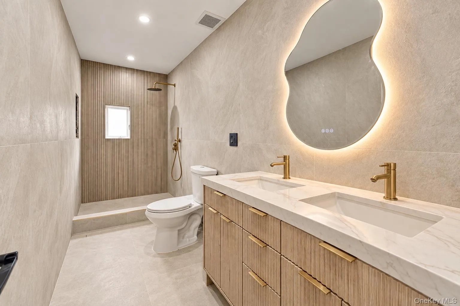 228-18 139th Avenue, New York, NY, 7 Bedrooms Bedrooms, 15 Rooms Rooms,4 BathroomsBathrooms,Residential,For Rent,139th,0,1056177 228-18 139th Avenue, New York, NY, 7 Bedrooms Bedrooms, 15 Rooms Rooms,4 BathroomsBathrooms,Residential,For Rent,139th,0,1056177