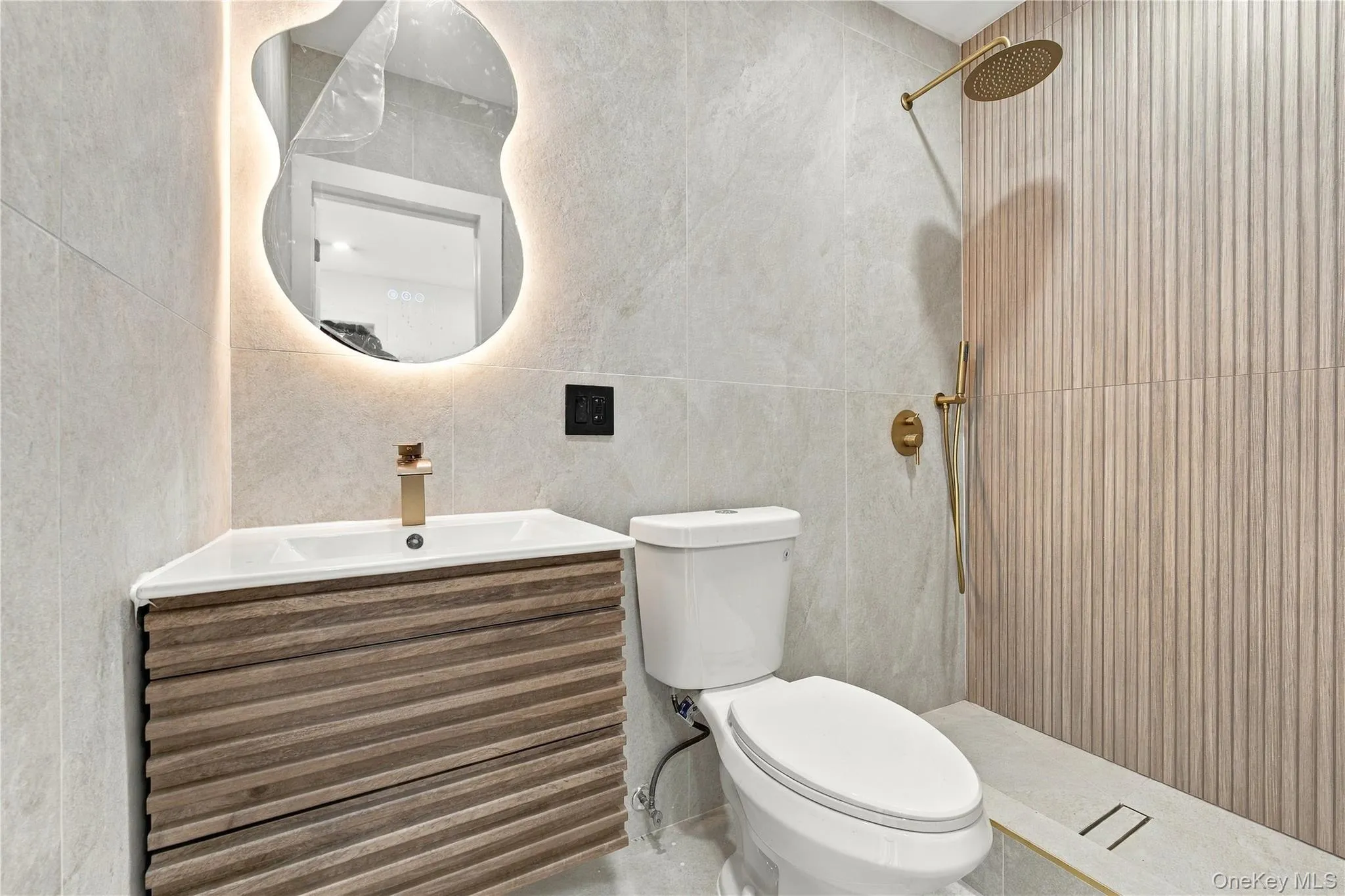 228-18 139th Avenue, New York, NY, 7 Bedrooms Bedrooms, 15 Rooms Rooms,4 BathroomsBathrooms,Residential,For Rent,139th,0,1056177 228-18 139th Avenue, New York, NY, 7 Bedrooms Bedrooms, 15 Rooms Rooms,4 BathroomsBathrooms,Residential,For Rent,139th,0,1056177