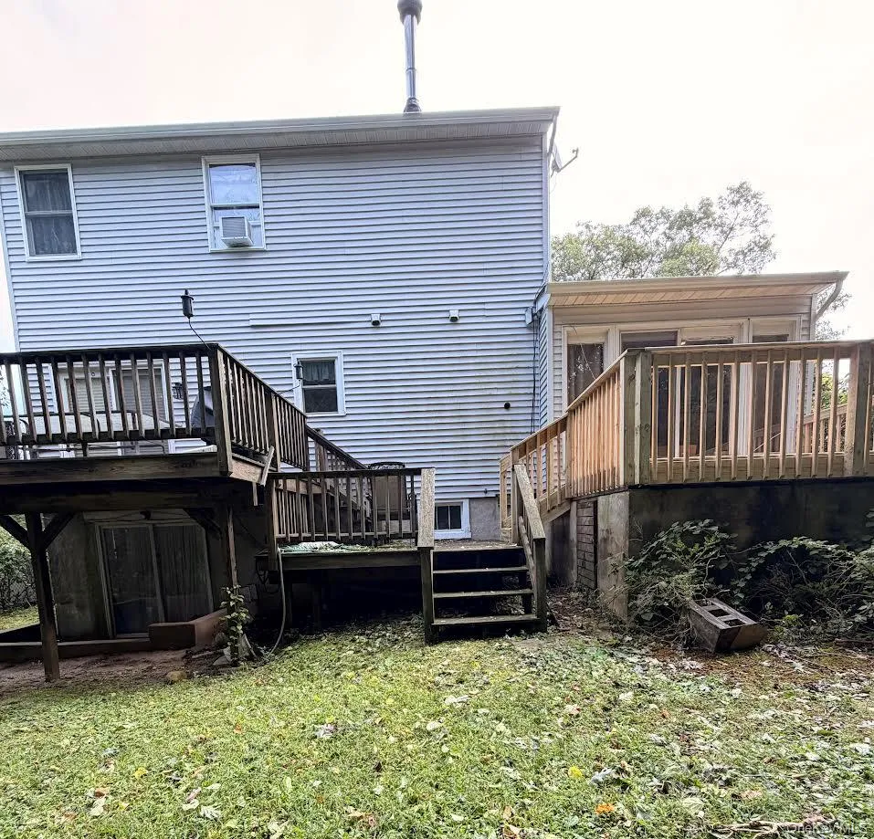 New deck on the right New deck on the right