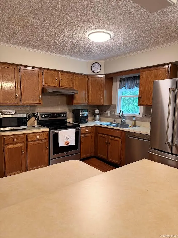 9 Fowler Avenue, Brookhaven, NY, 3 Bedrooms Bedrooms, 9 Rooms Rooms,2 BathroomsBathrooms,Residential,For Rent,Fowler,0,1056183 9 Fowler Avenue, Brookhaven, NY, 3 Bedrooms Bedrooms, 9 Rooms Rooms,2 BathroomsBathrooms,Residential,For Rent,Fowler,0,1056183